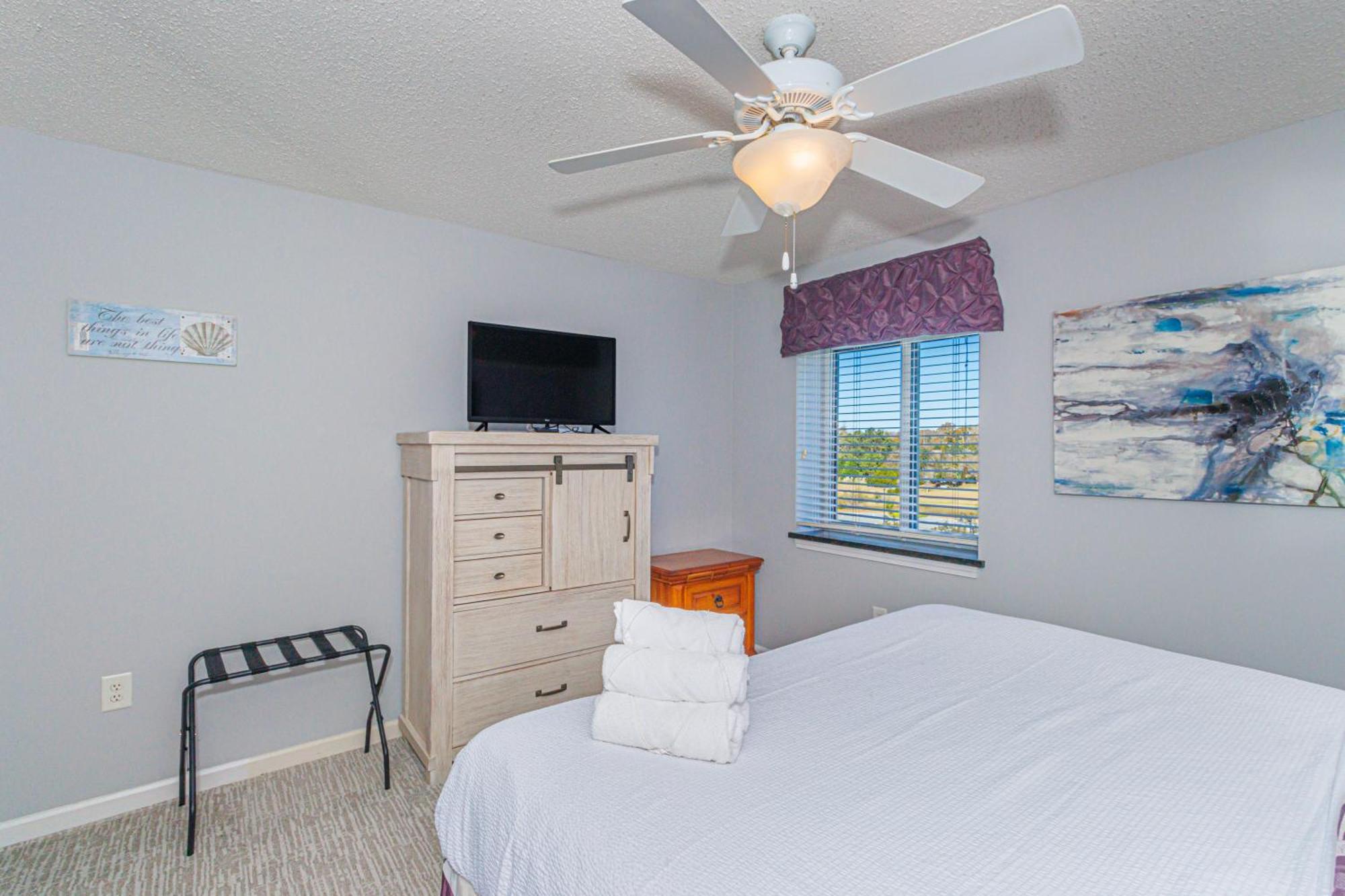 Magnificent 2 Bedroom With Marina Views! Yacht Club 1-501 A&c *