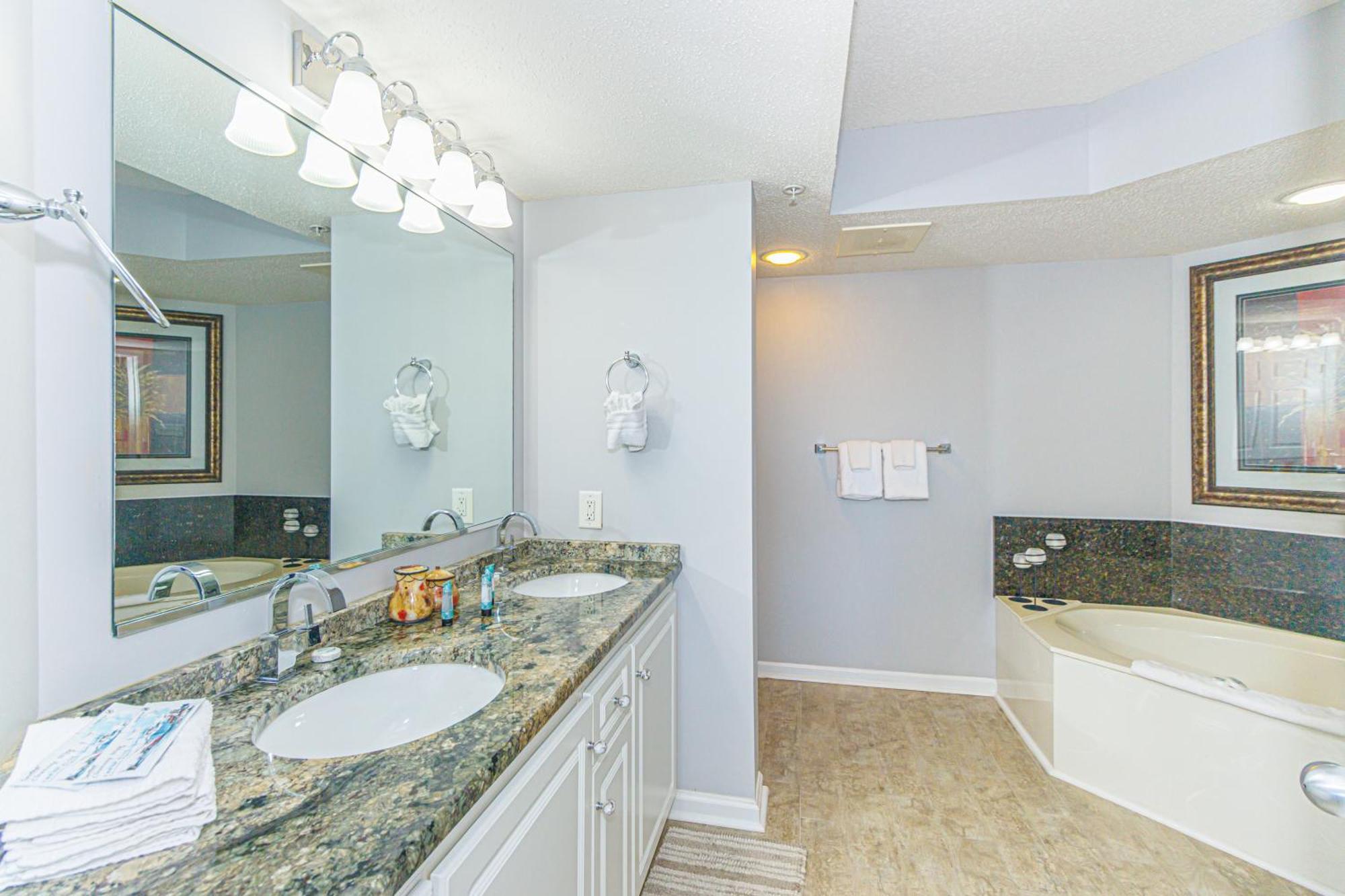 Marvelous King With Marina Views! Yacht Club 1-501 C Myrtle Beach