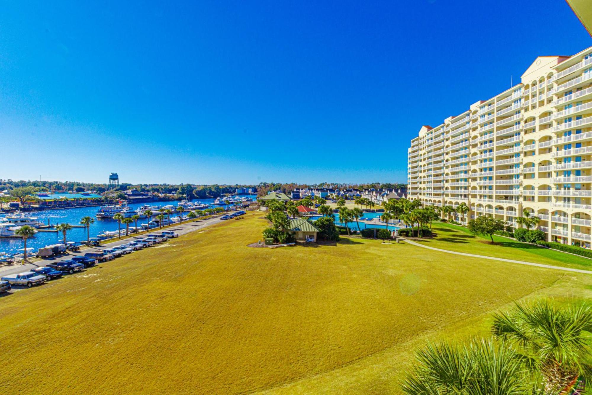 Marvelous King With Marina Views! Yacht Club 1-501 C Holiday home
