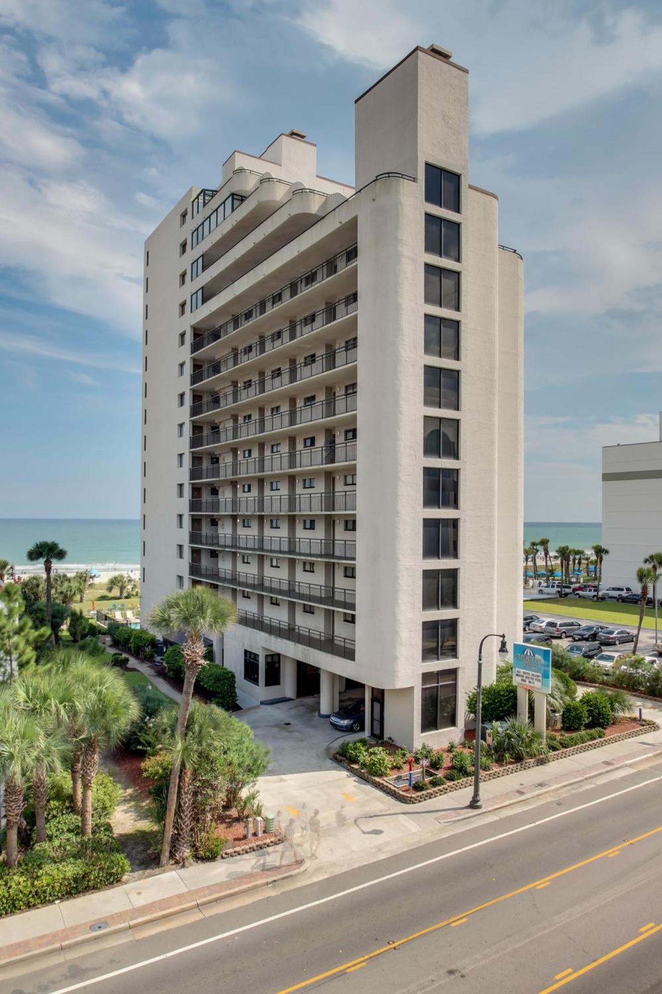 Beachfront With Private Balcony At Meridian Plaza *