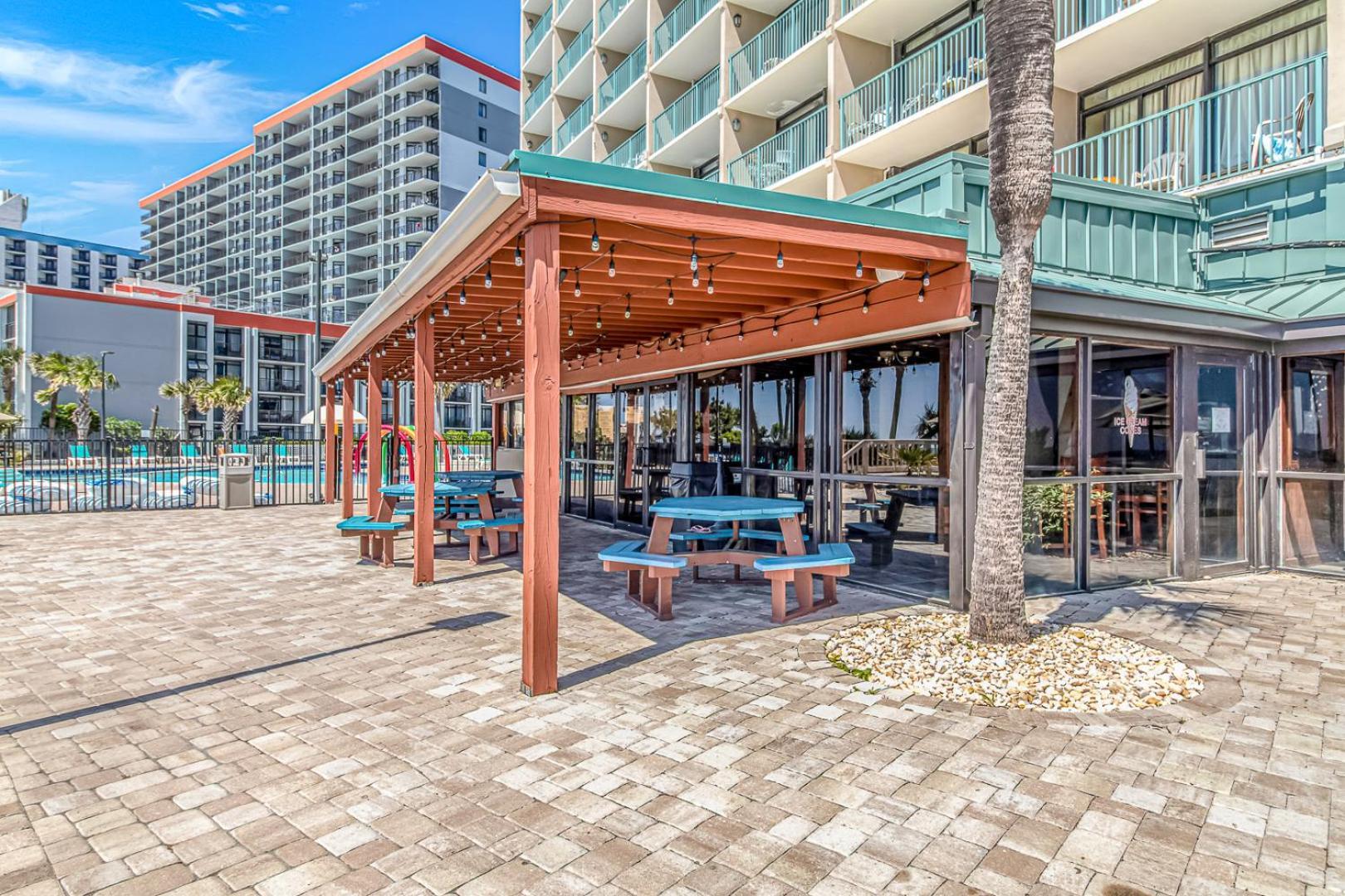 Modern Oceanfront King Dunes 2834