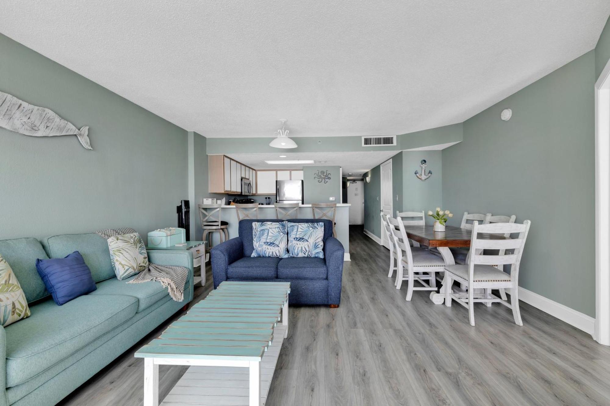 Apartment Baywatch Oceanfront Dream Maker *