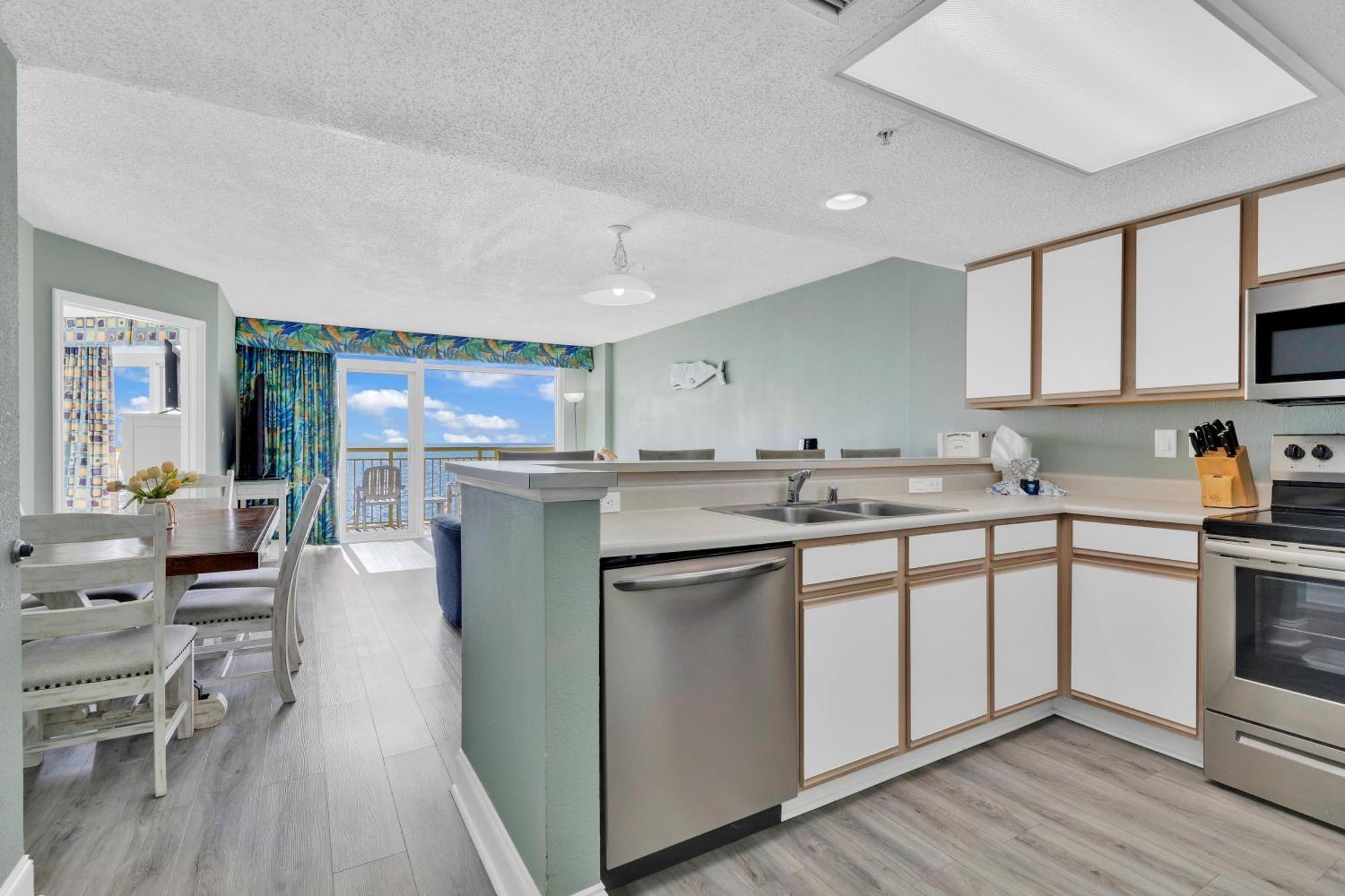 Apartment Baywatch Oceanfront Dream Maker