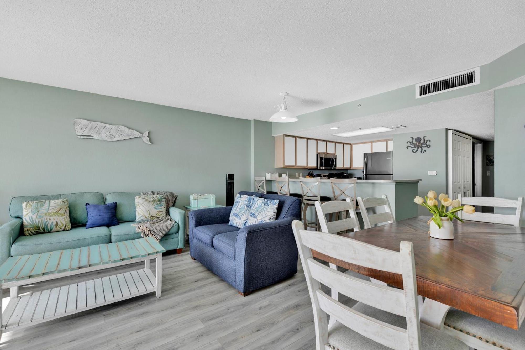 Baywatch Oceanfront Dream Maker Apartment *