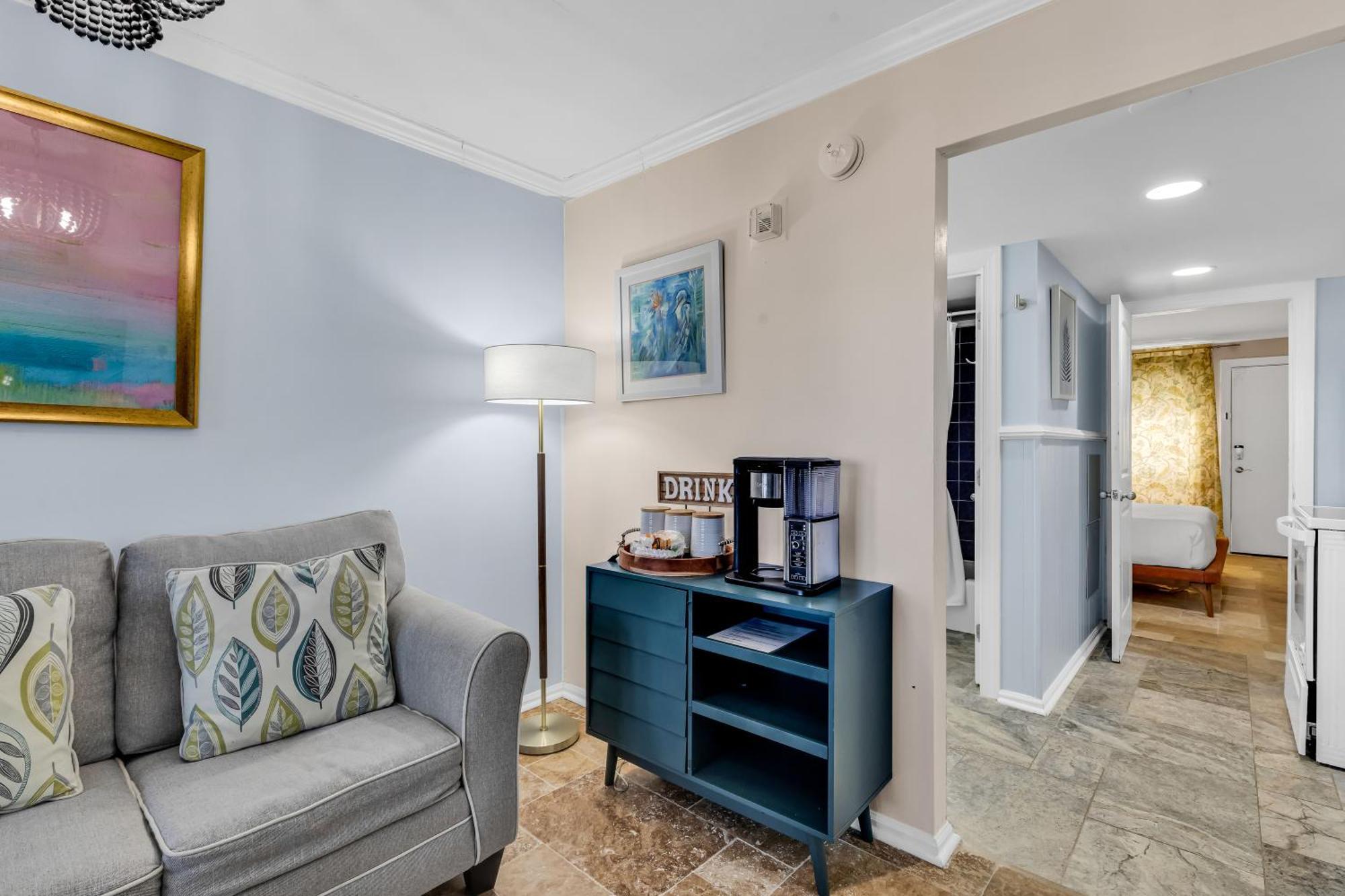 Bluewater 1204 Apartment