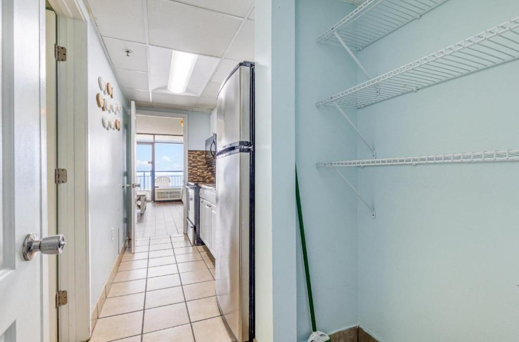 Holiday home Cozy 1 Bedroom Condo- Immaculate Oceanfront Views- Monterey Bay 1617