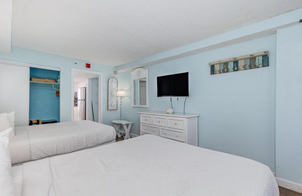 Cozy 1 Bedroom Condo- Immaculate Oceanfront Views- Monterey Bay 1617 Holiday home