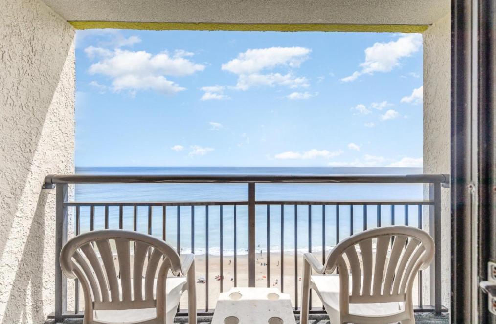 Holiday home Cozy 1 Bedroom Condo- Immaculate Oceanfront Views- Monterey Bay 1617