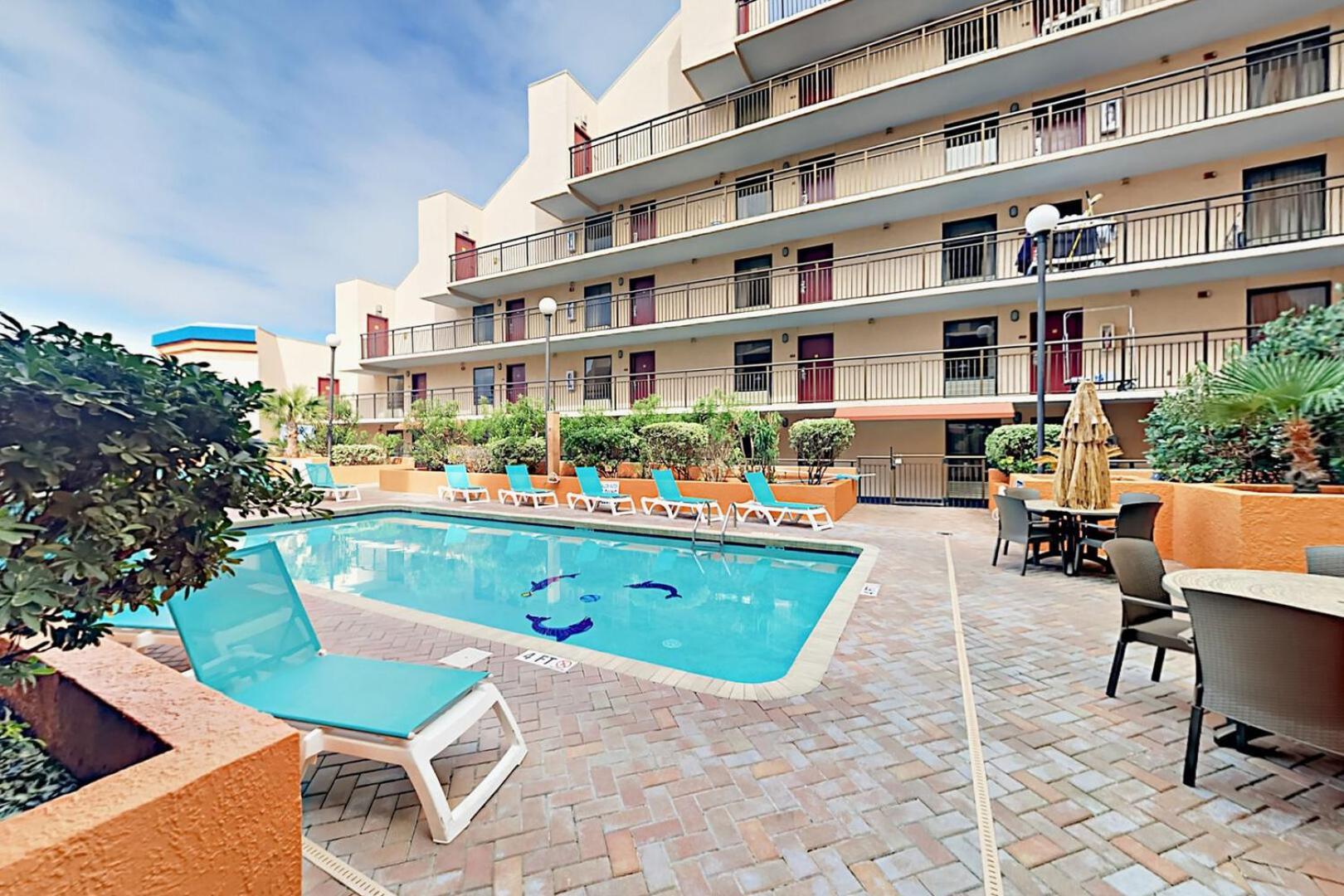 Cozy 1 Bedroom Condo- Immaculate Oceanfront Views- Monterey Bay 1617 Holiday home *
