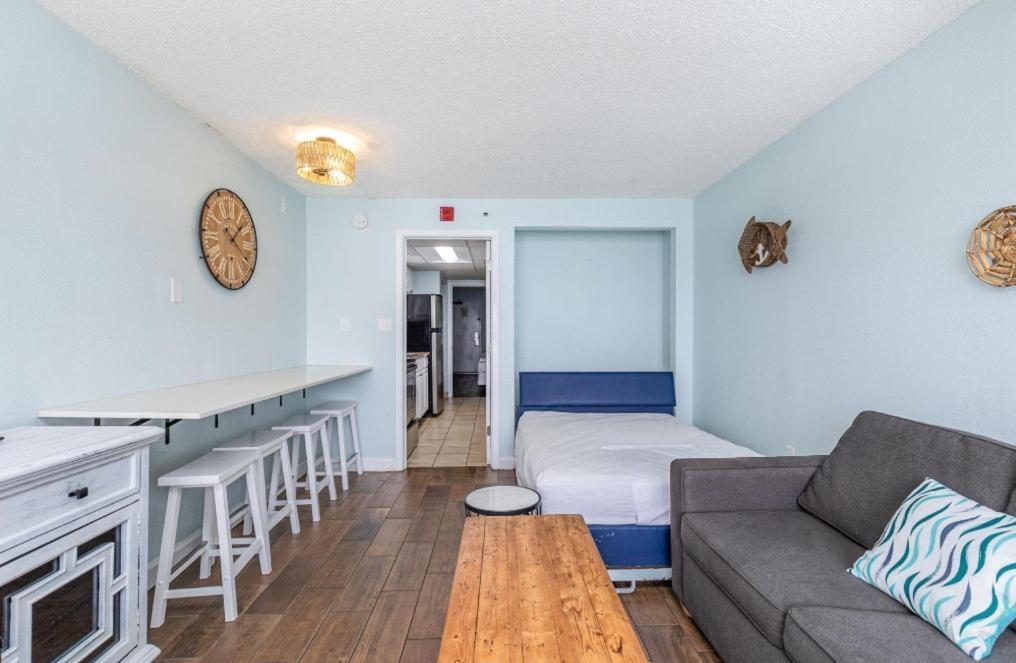 Holiday home Cozy 1 Bedroom Condo- Immaculate Oceanfront Views- Monterey Bay 1617