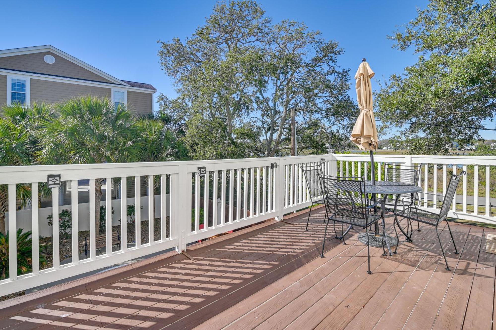 Holiday home 2 Blocks To Ocean Garden With Pool!