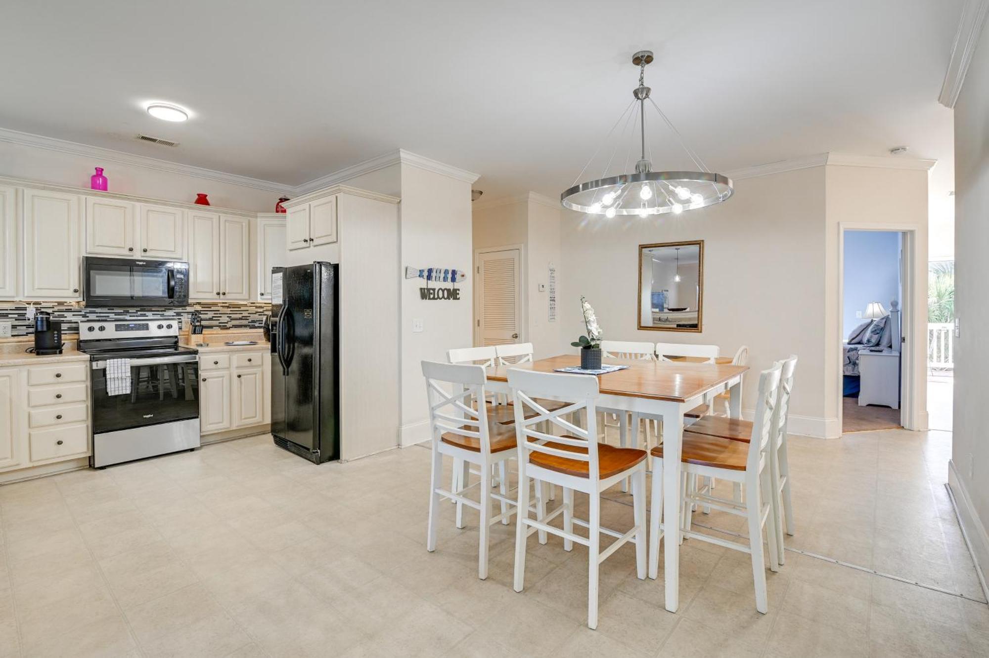 Holiday home 2 Blocks To Ocean Garden With Pool! *