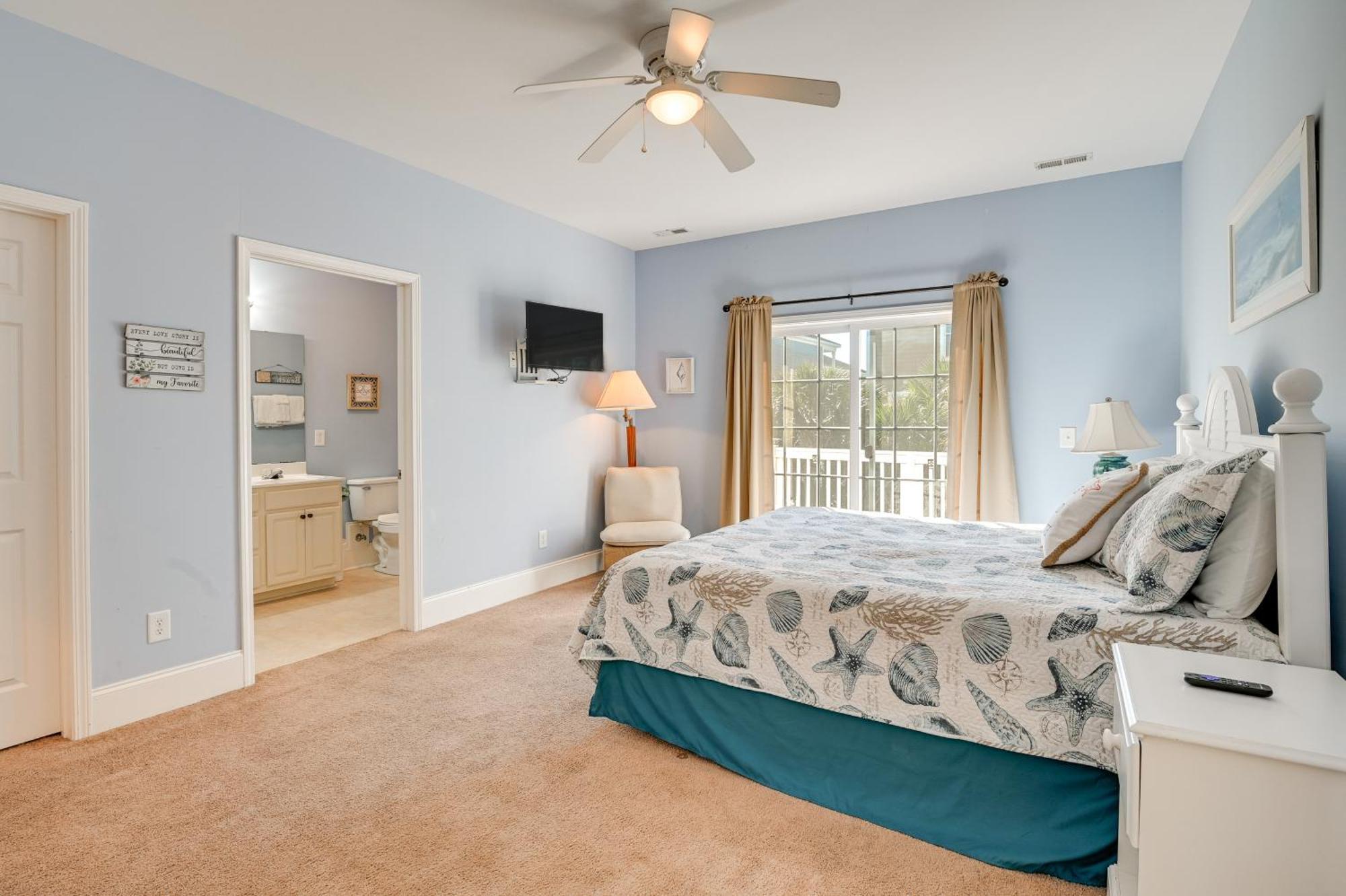 2 Blocks To Ocean Garden With Pool! Holiday home Myrtle Beach