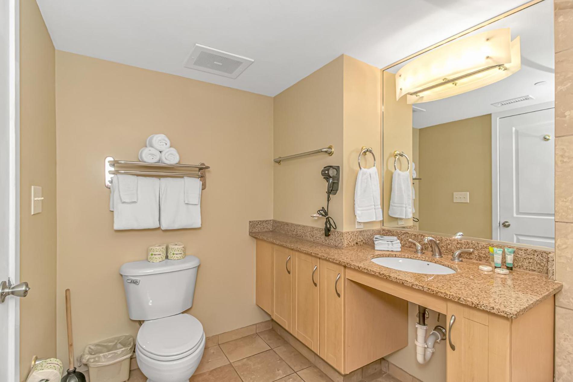 Holiday home 1 Bedroom Oceanview Penthouse At Sandy Beach! 1905