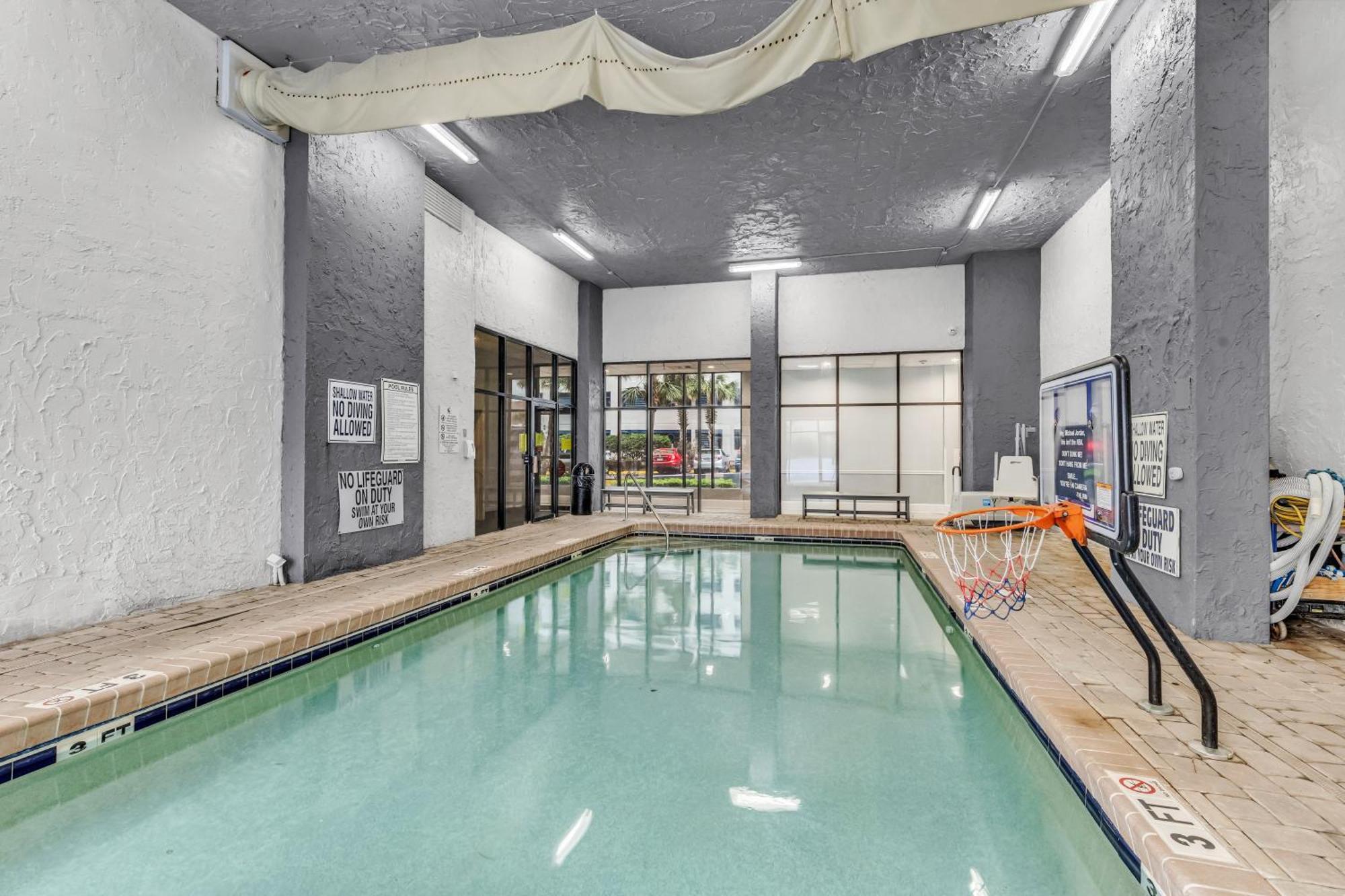 Bluewater 1103 Apartment