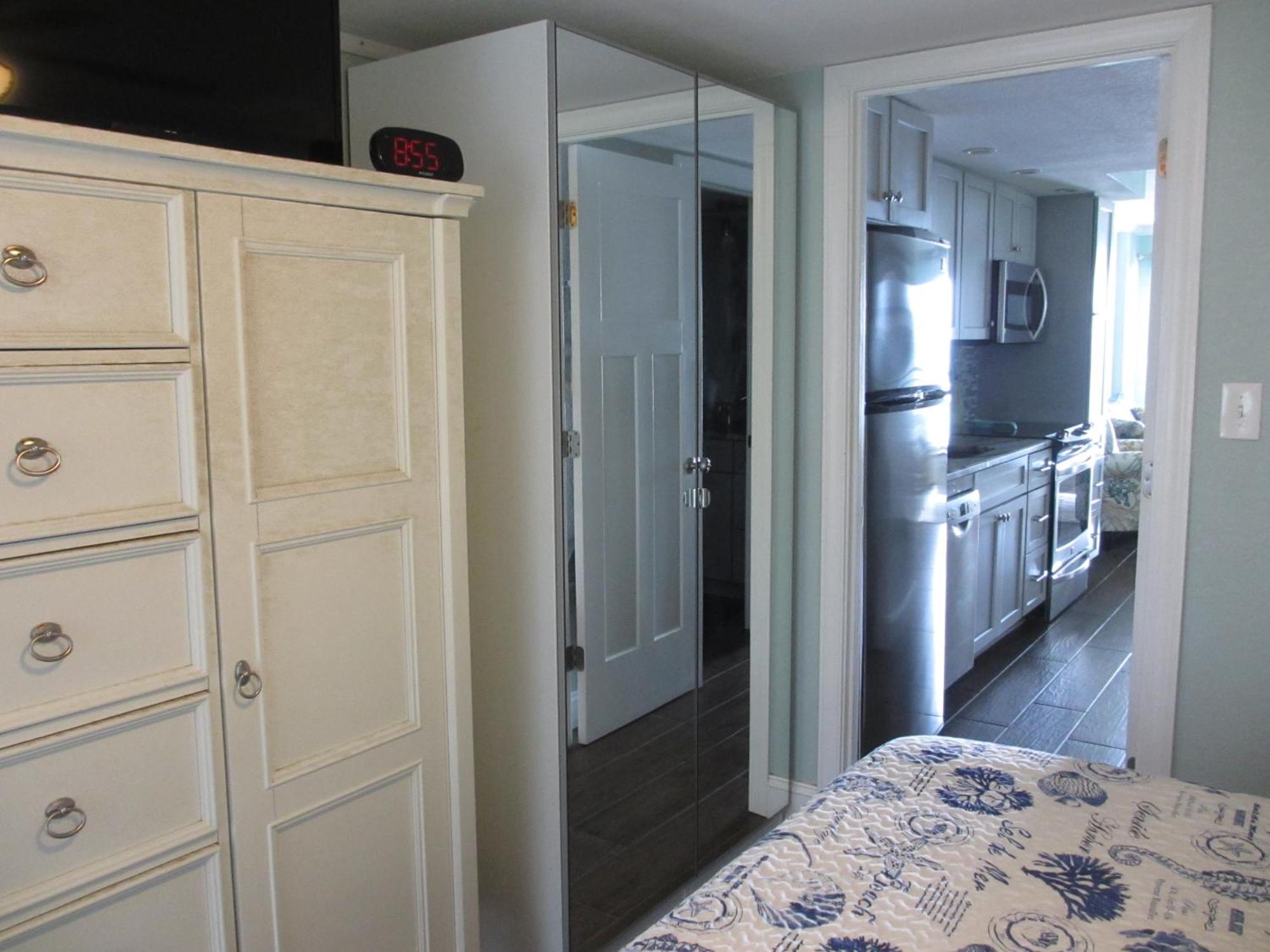 Bluewater 405 Apartment