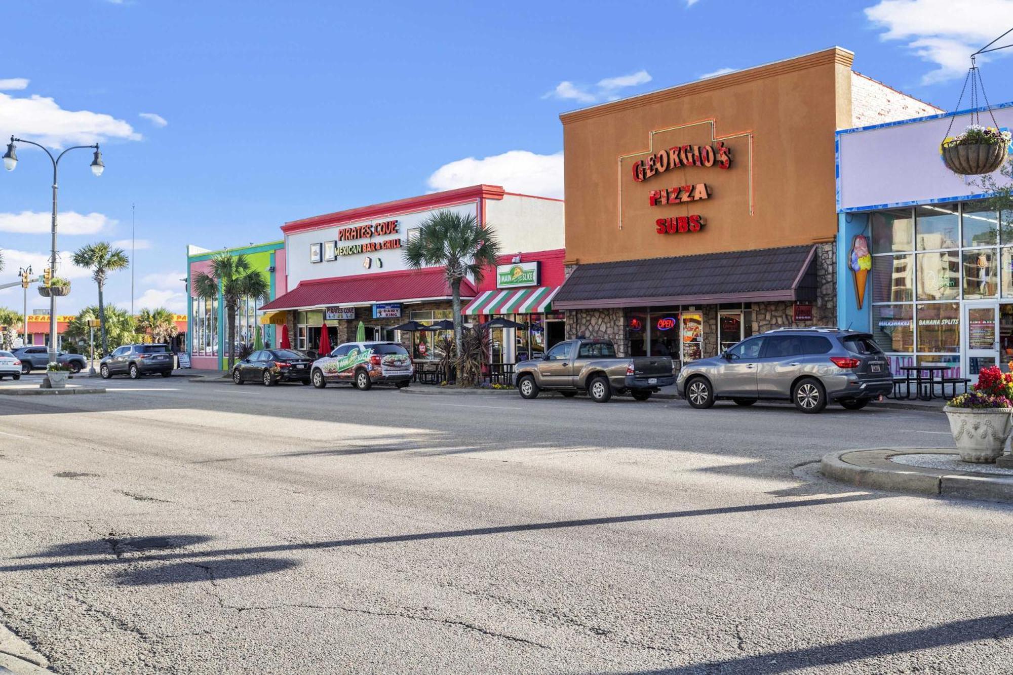 1ba Sleeps 4 Pet-friendly Walk To Main St * Myrtle Beach