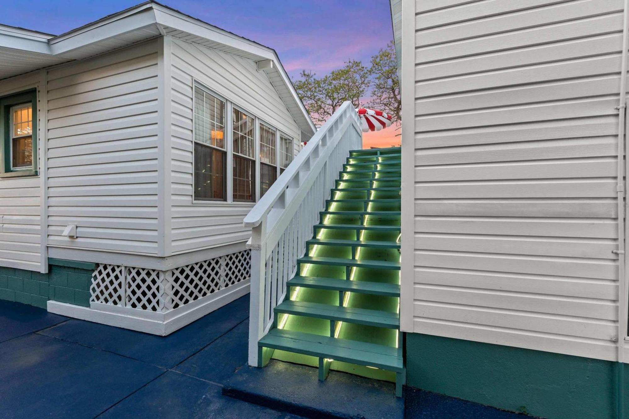 2br1ba Sleeps 6 Pet-friendly Walk To Ocean *