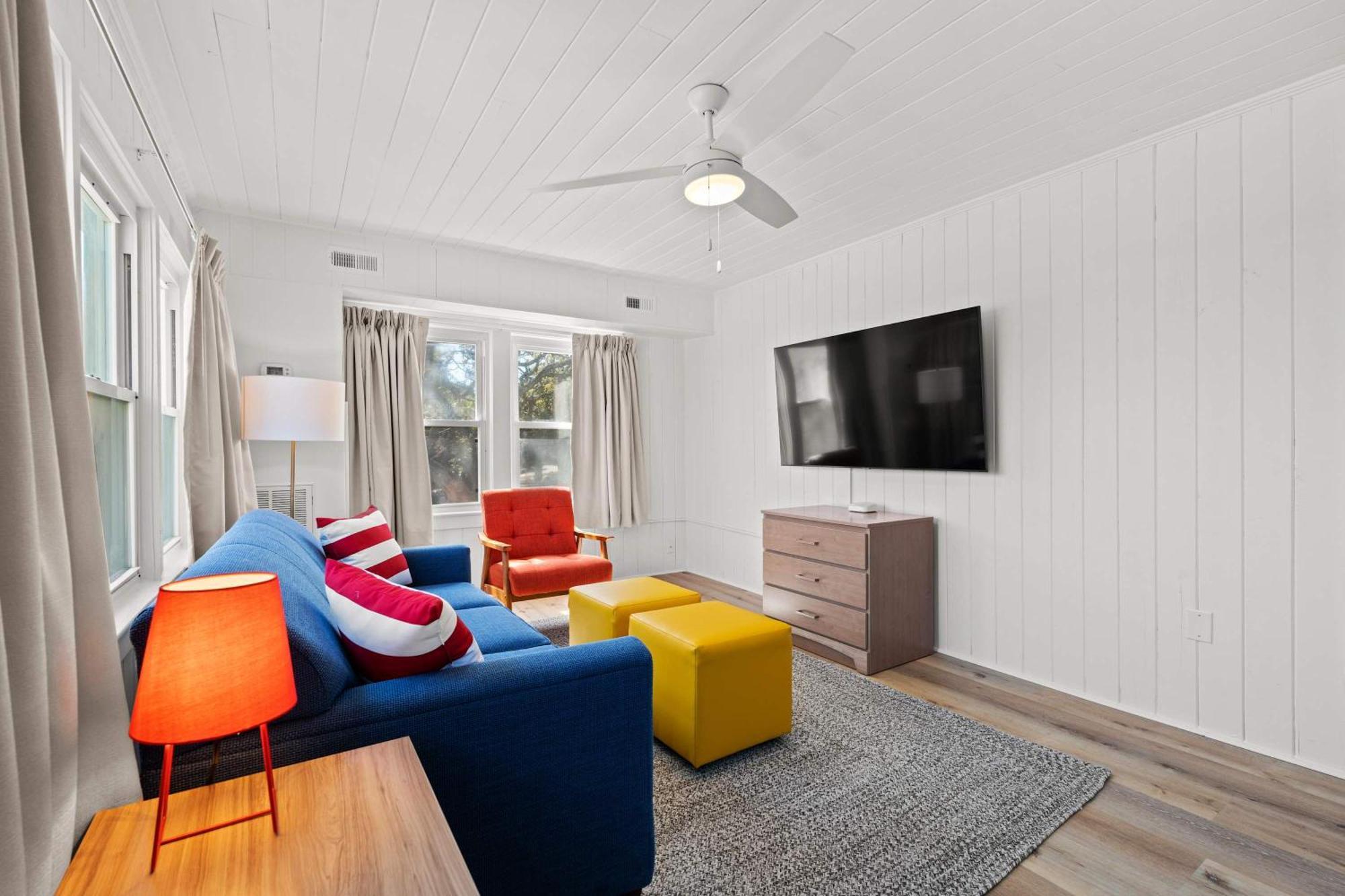 2br1ba Sleeps 6 Pet-friendly Walk To Ocean Apartment *