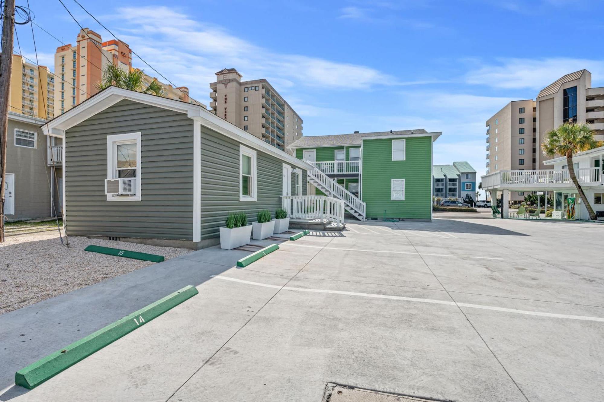 Cozy Beachside Ideal For Couples Holiday home Myrtle Beach