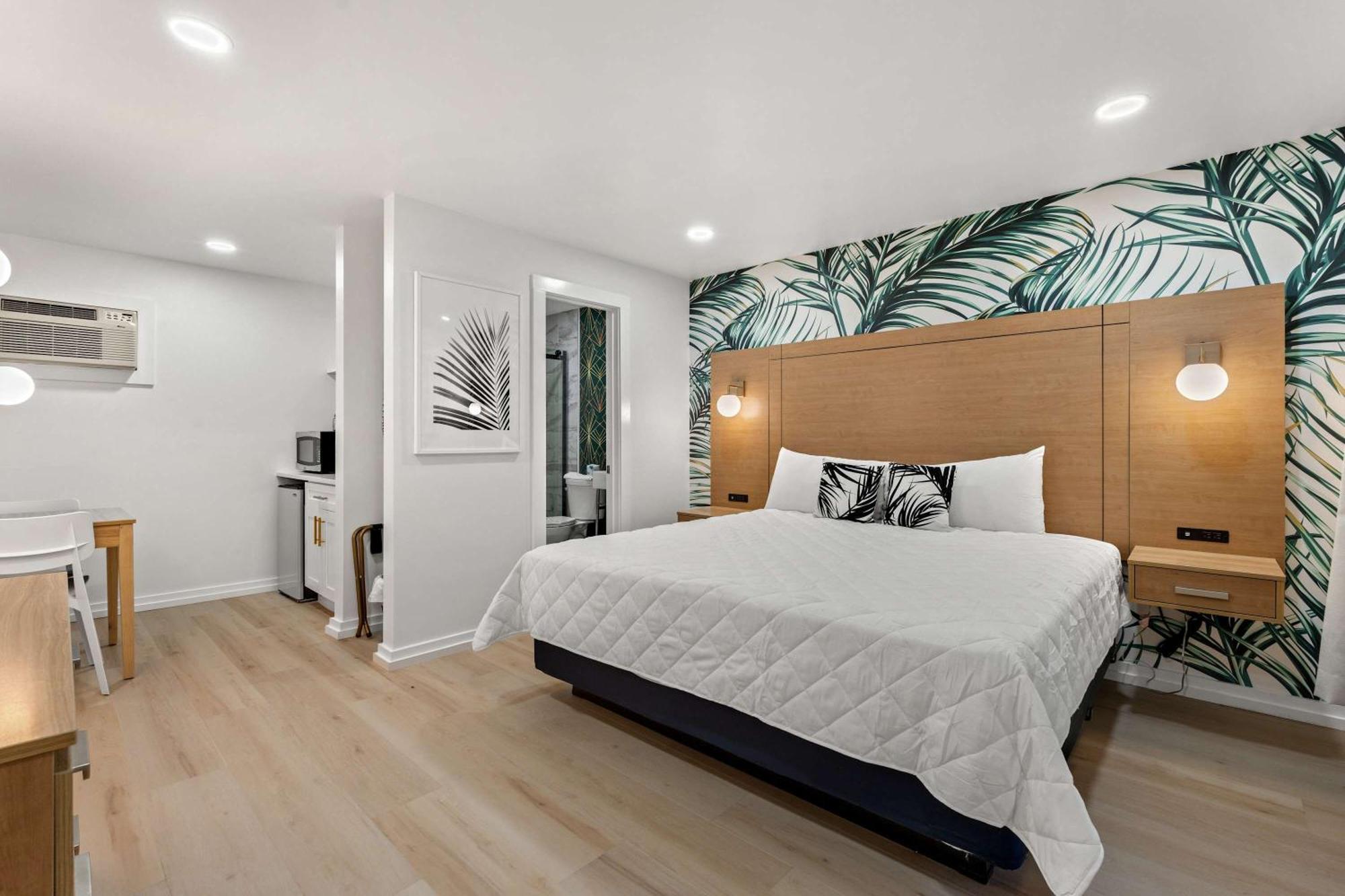 Apartment 1 King Bed Sleeps 2 Pet-friendly *