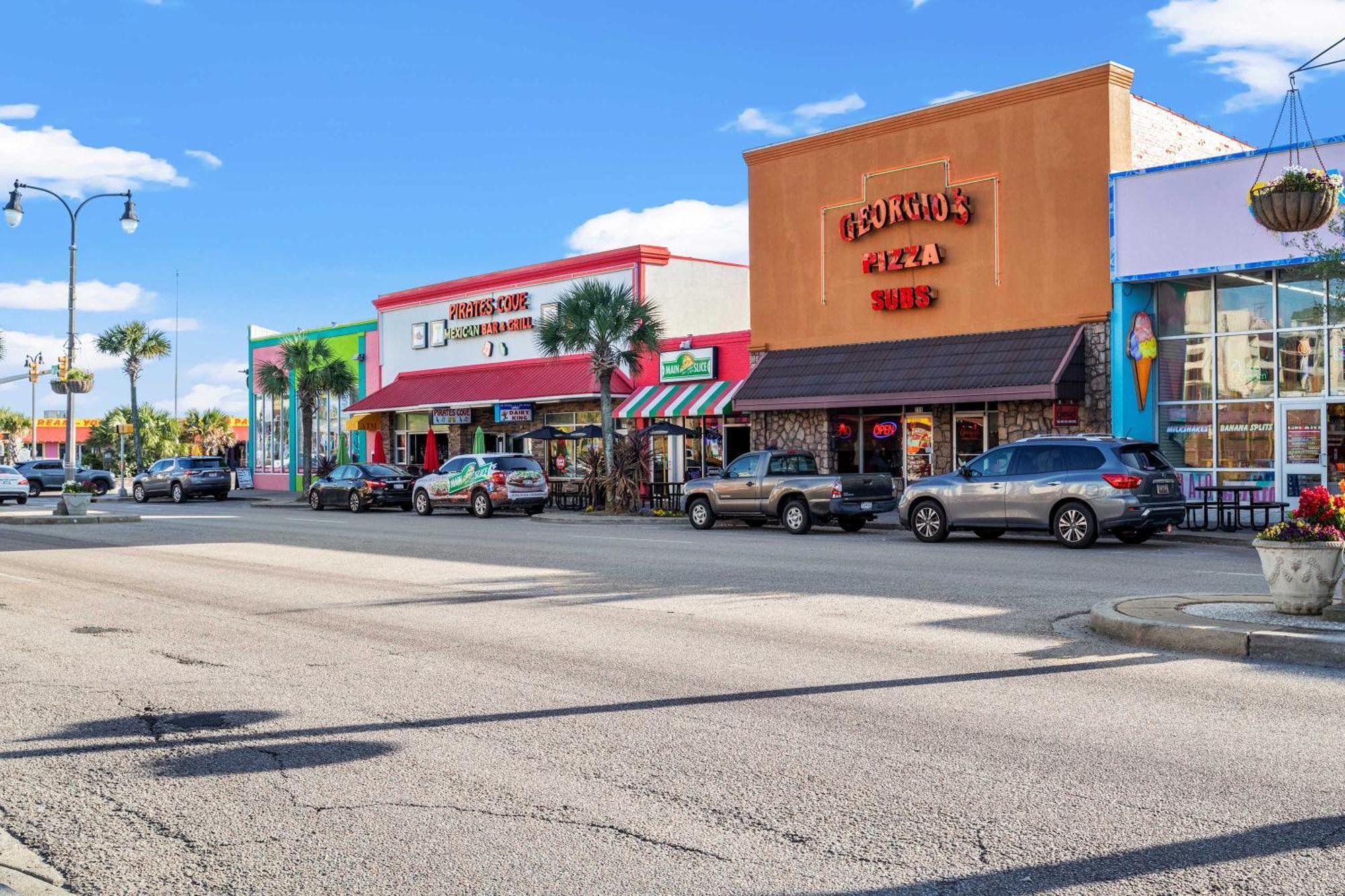 2br 1bath Short Walk To And Main St * Myrtle Beach