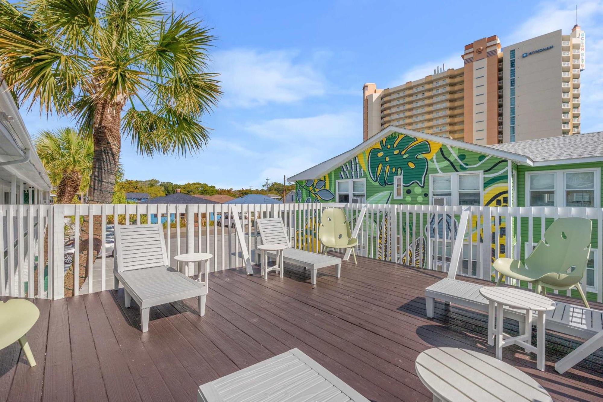 2 Double Beds Sleeps 4 Walk To Main St * Myrtle Beach
