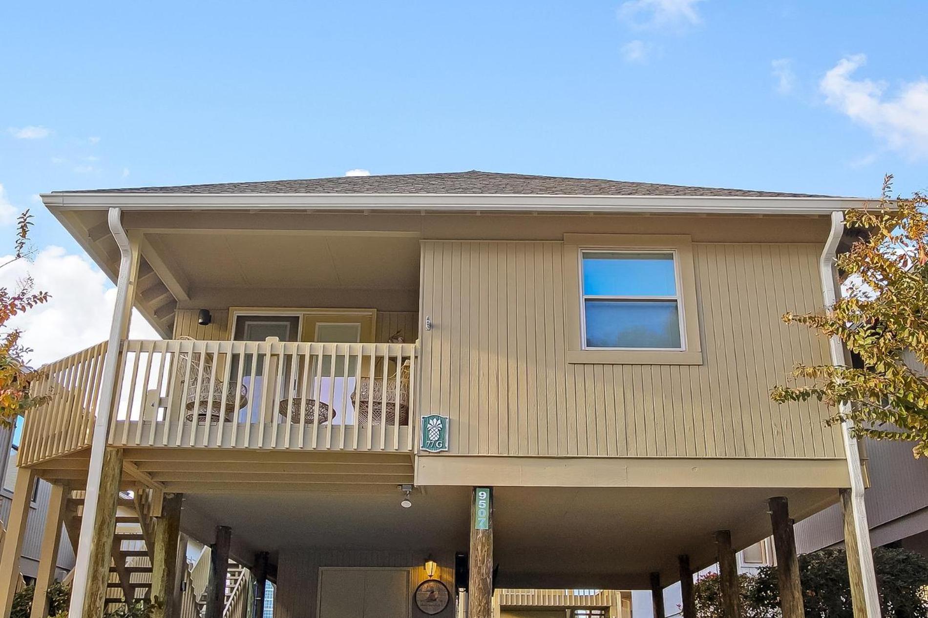 Holiday home 2 Bedroom Guest Cottage Steps From The Beach!