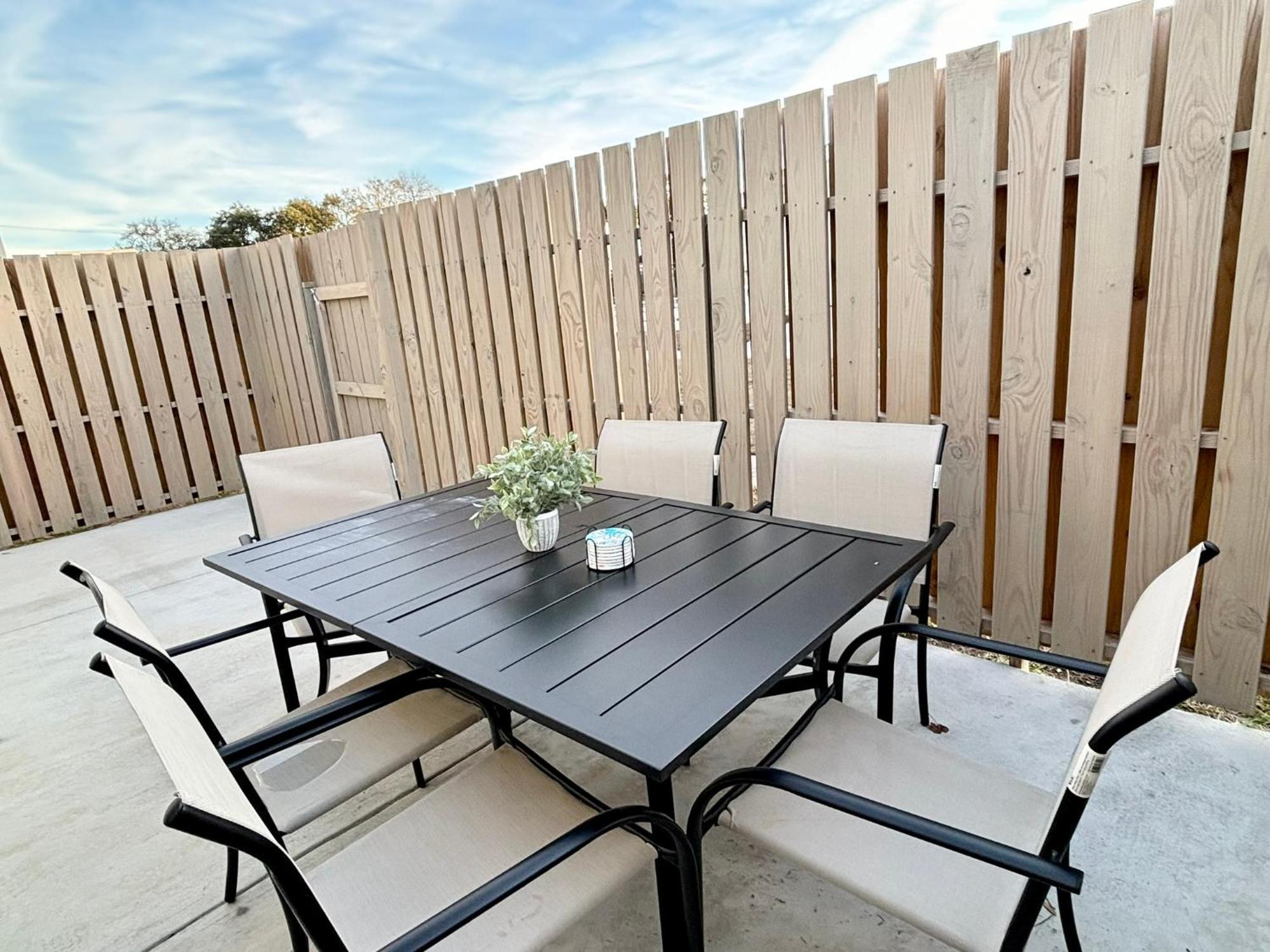 809 Coastal Haven 2 Bedrooms Apartment