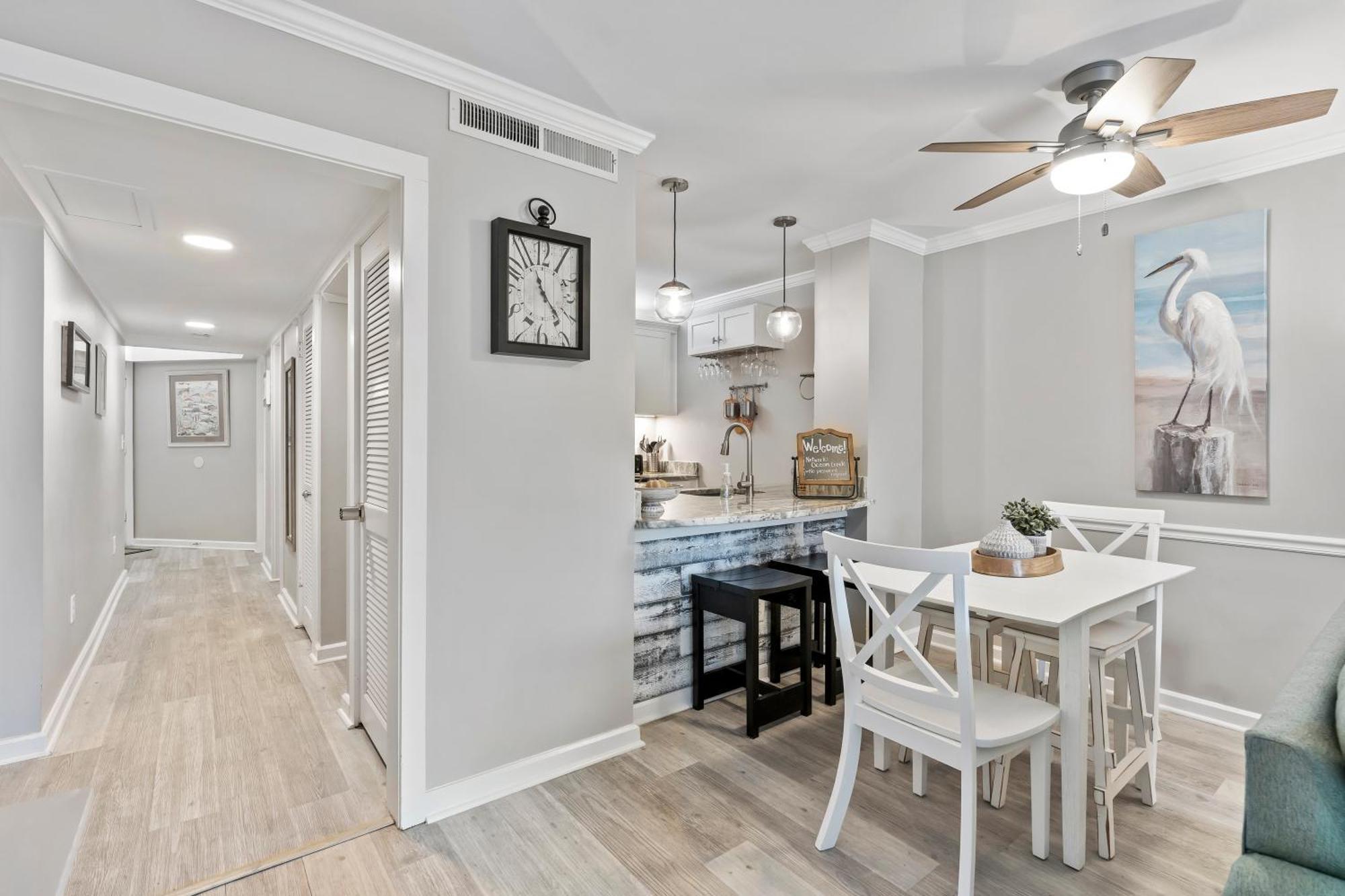 Cozy 2 Bedroom At Ocean Creek Apartment