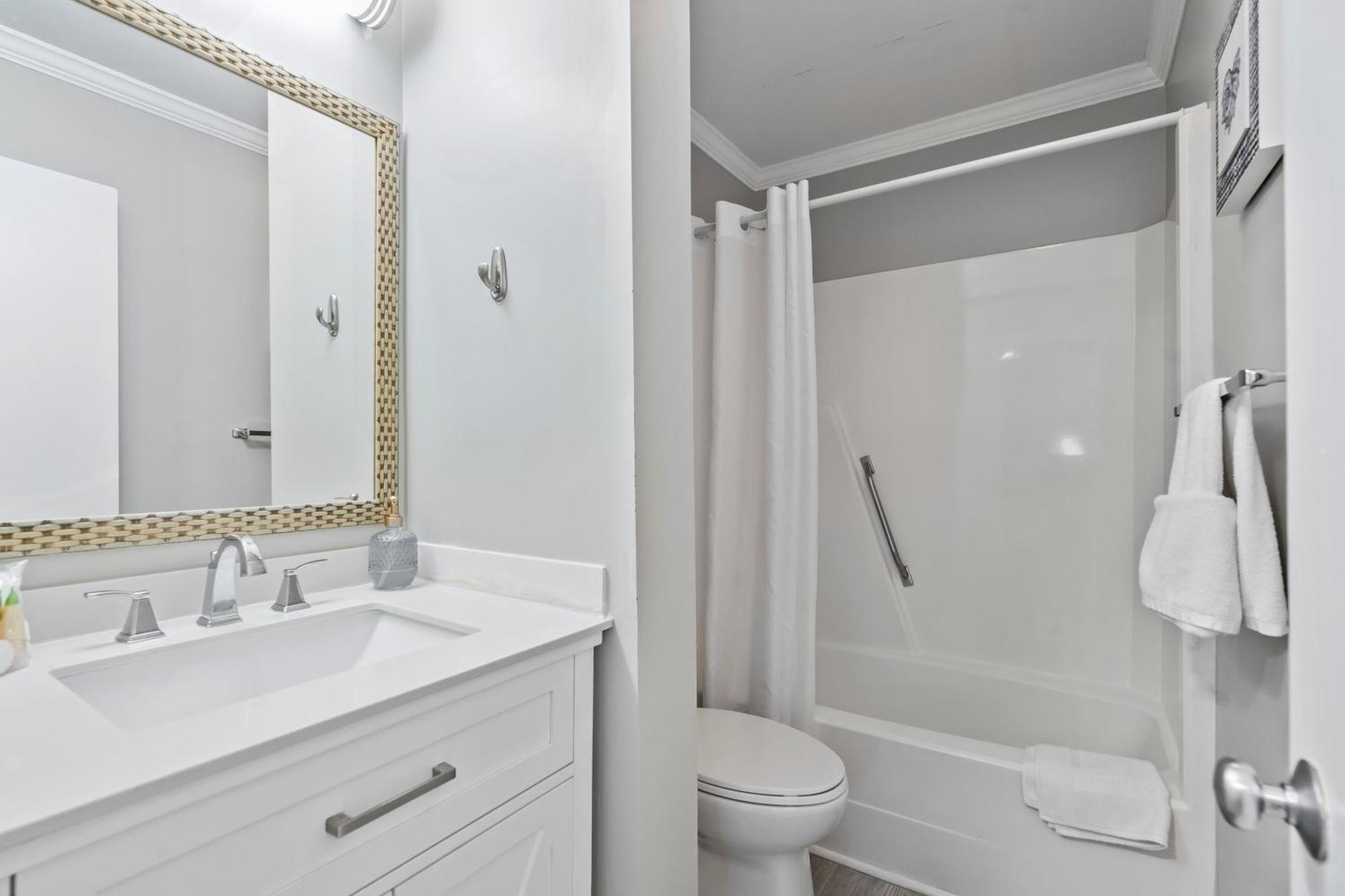 Cozy 2 Bedroom At Ocean Creek Apartment *