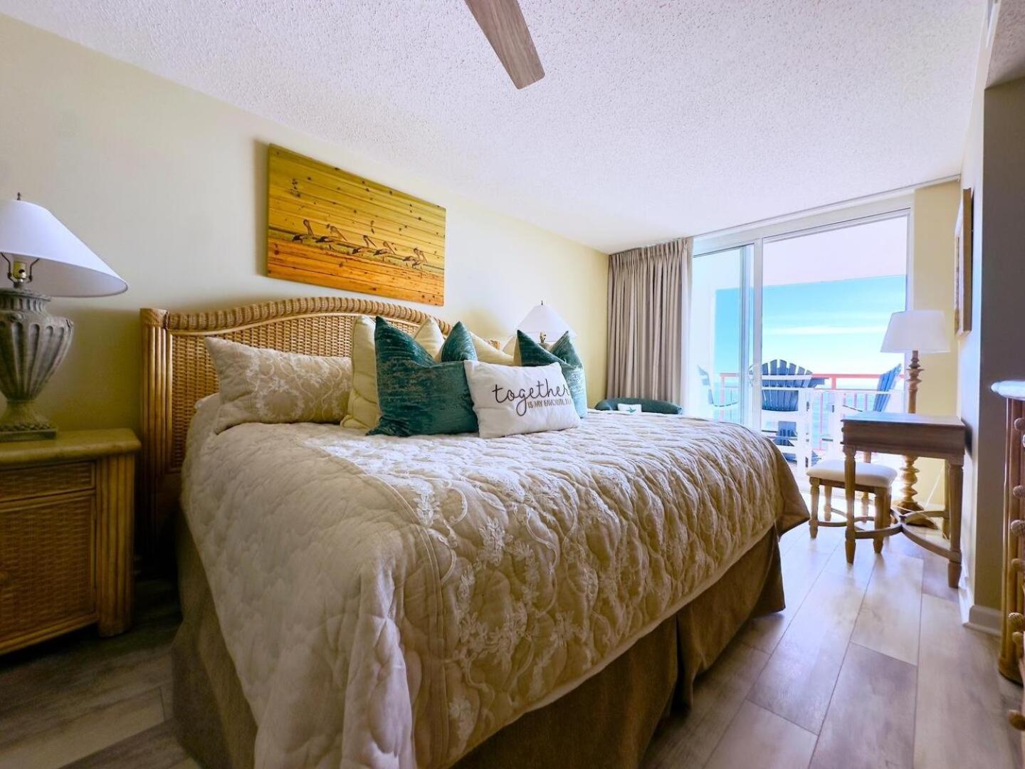 Apartment South Shore 607