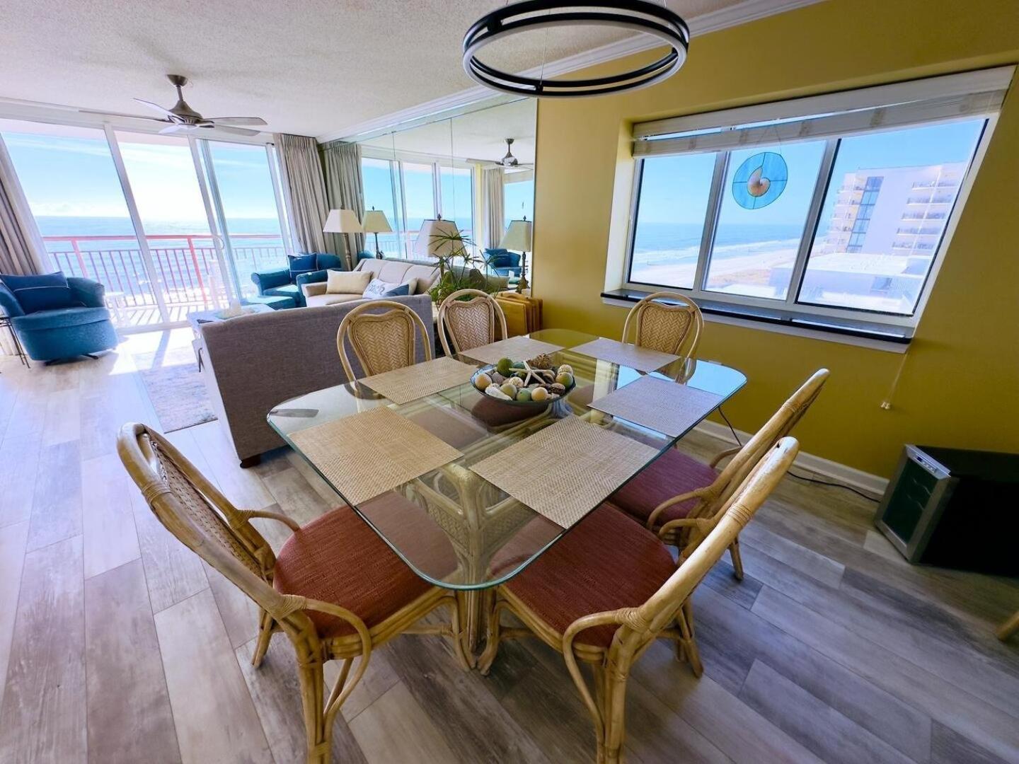 Apartment South Shore 607