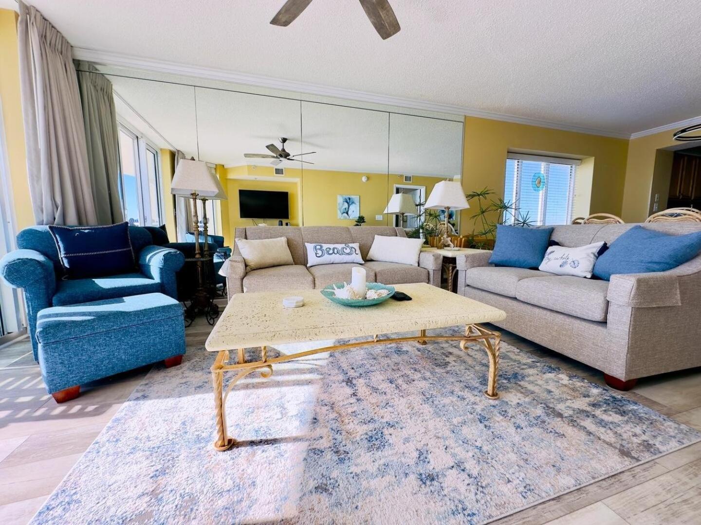 South Shore 607 Apartment *