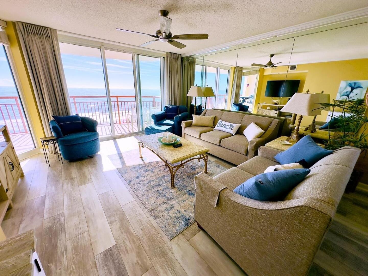 Apartment South Shore 607 *