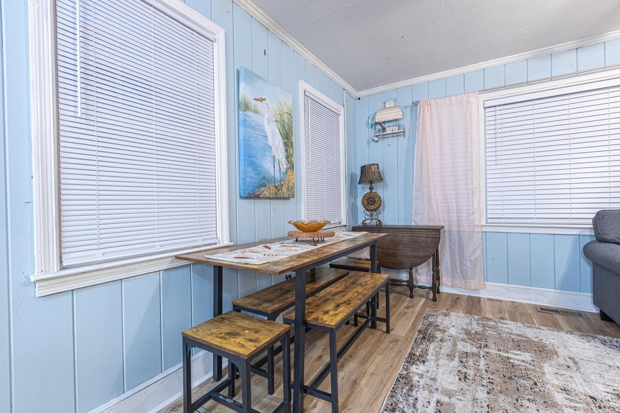 Holiday home Beachy Central, Near Beach, 2 King Beds, Crib, Huge Private Yard, Patio, Porch, Bbq, & Firepit Myrtle Beach