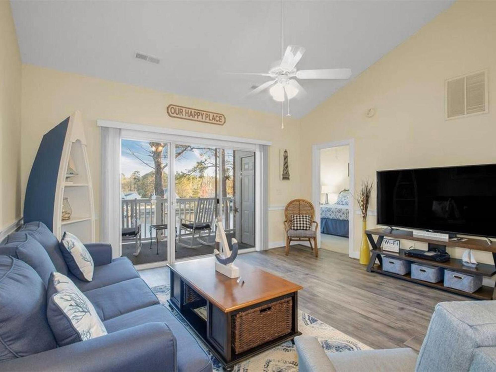 Riverwalk At Arrowhead Apartment *