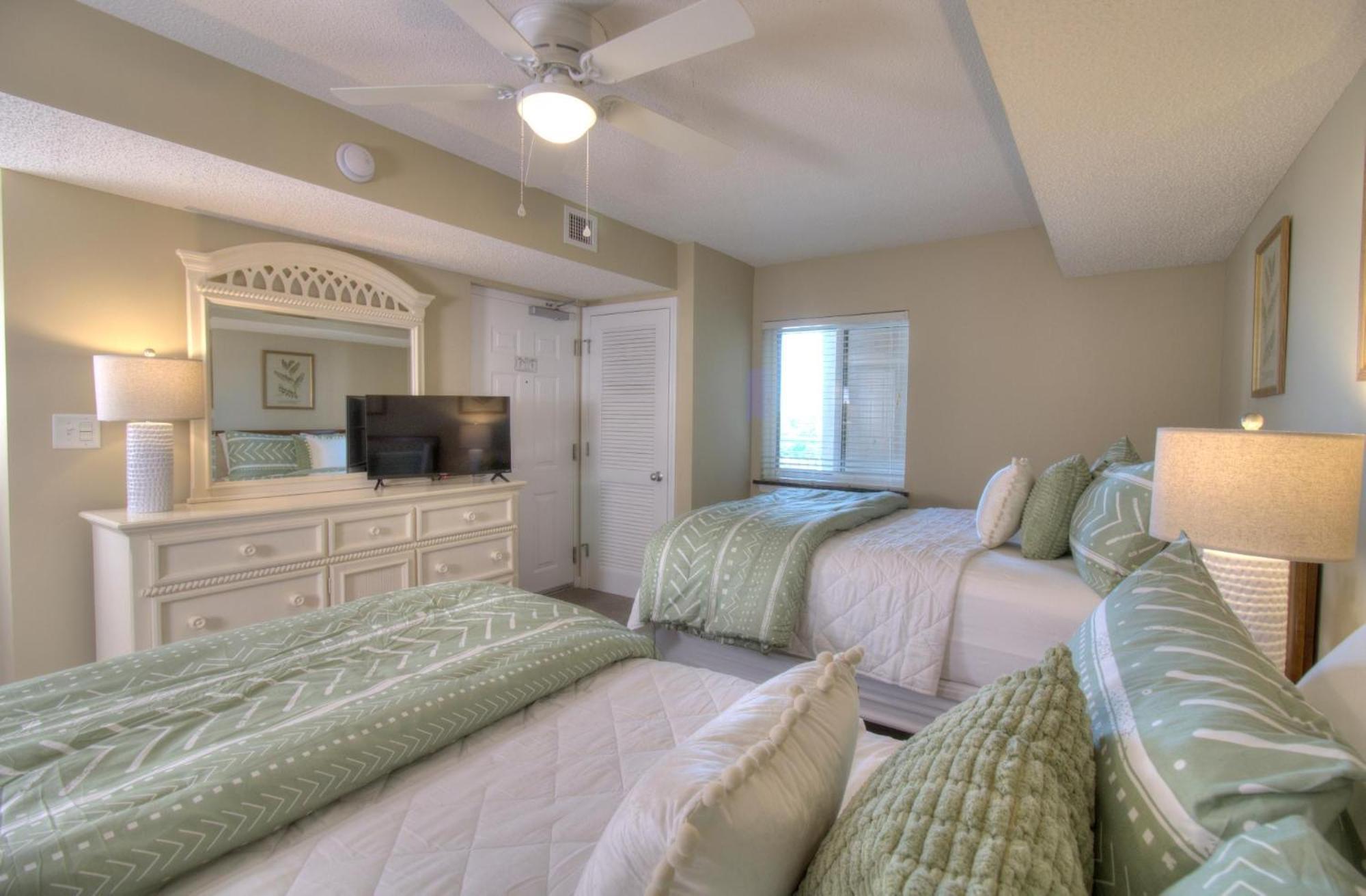 Barefoot Yacht Club - 2-804 Myrtle Beach