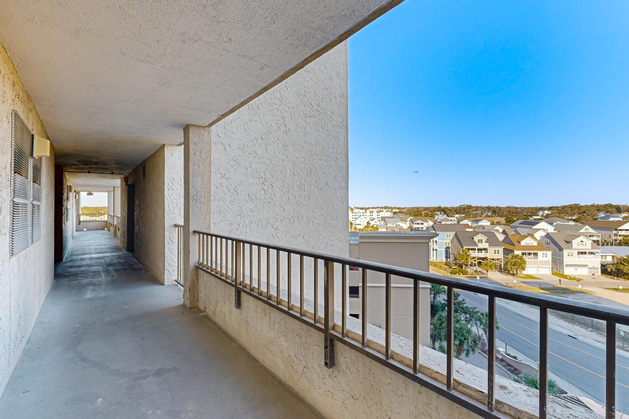 Cove 611 Apartment