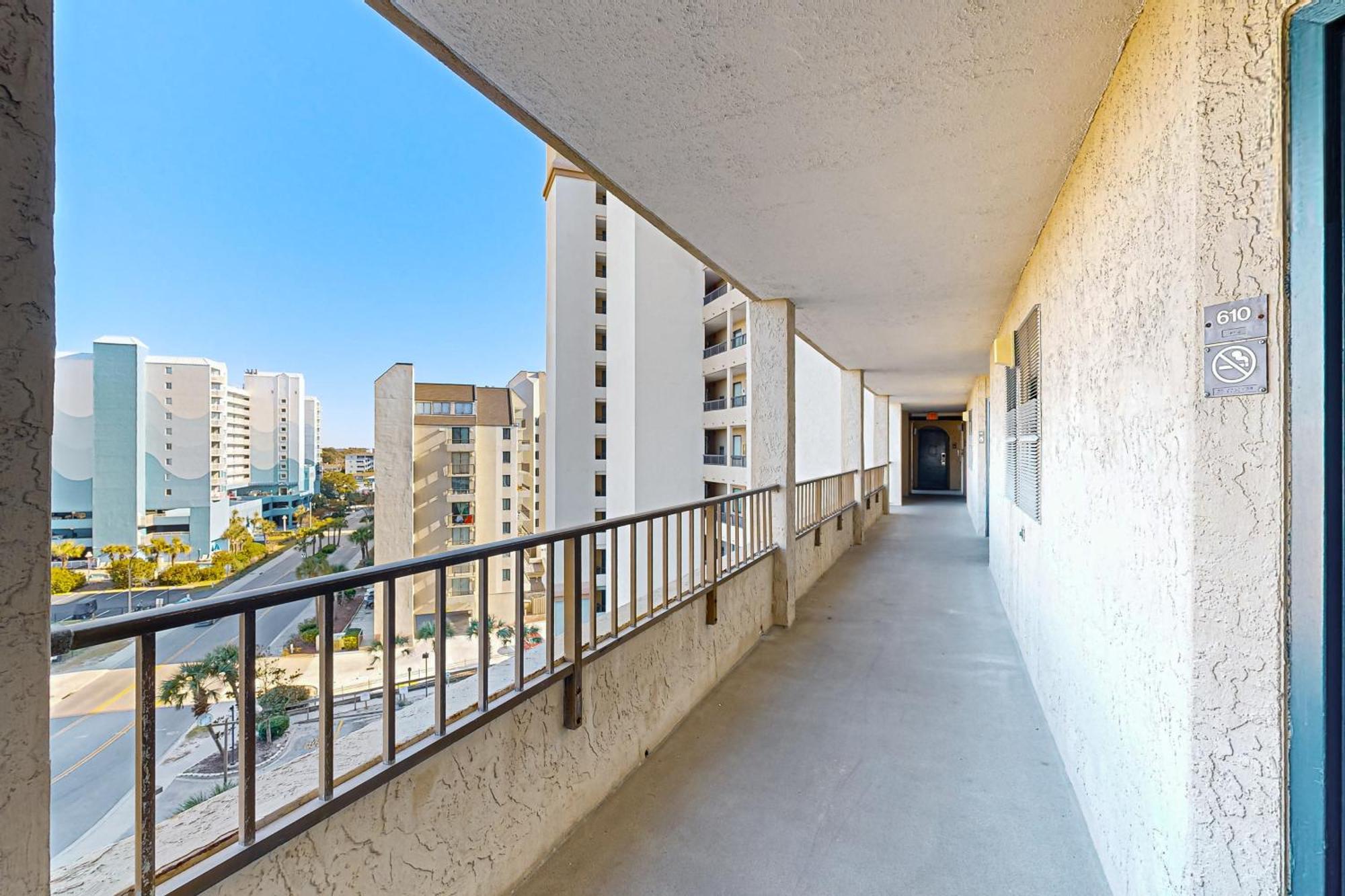 Cove 611 Apartment *