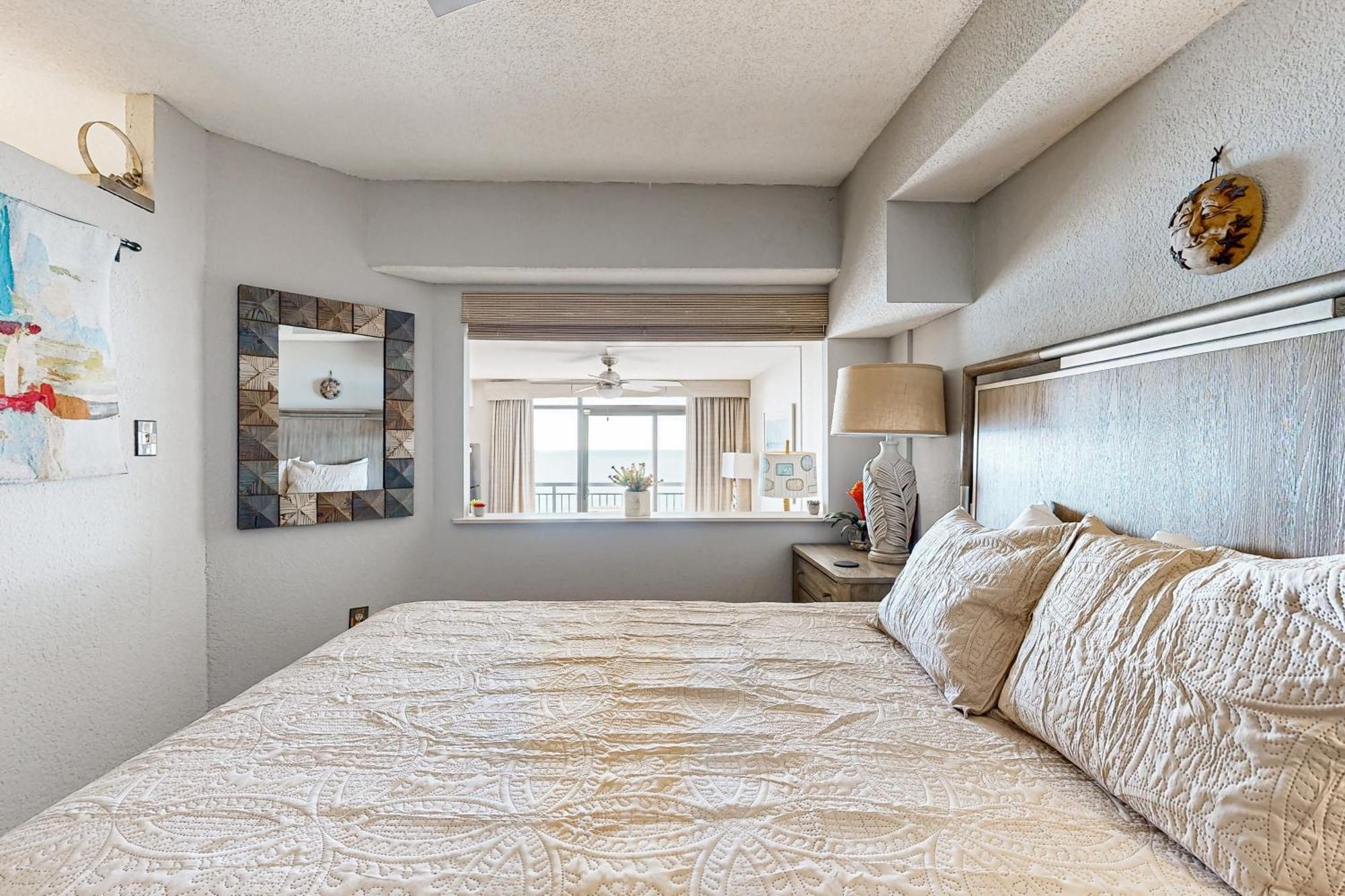 Cove 611 Apartment *