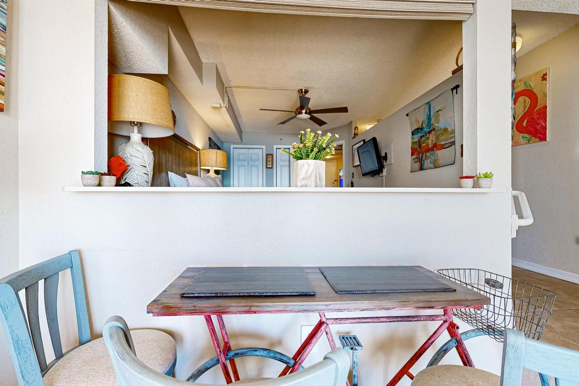 Cove 611 Apartment *