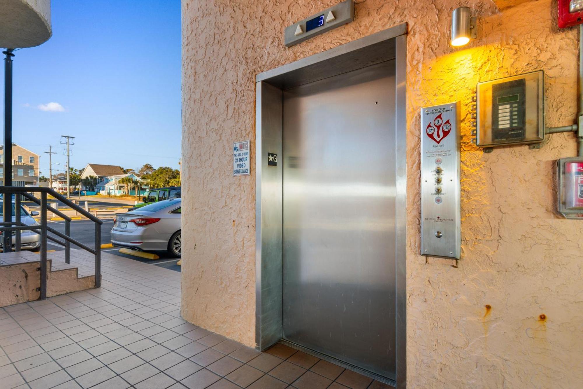 Apartment Getaway At Carolina Reef *
