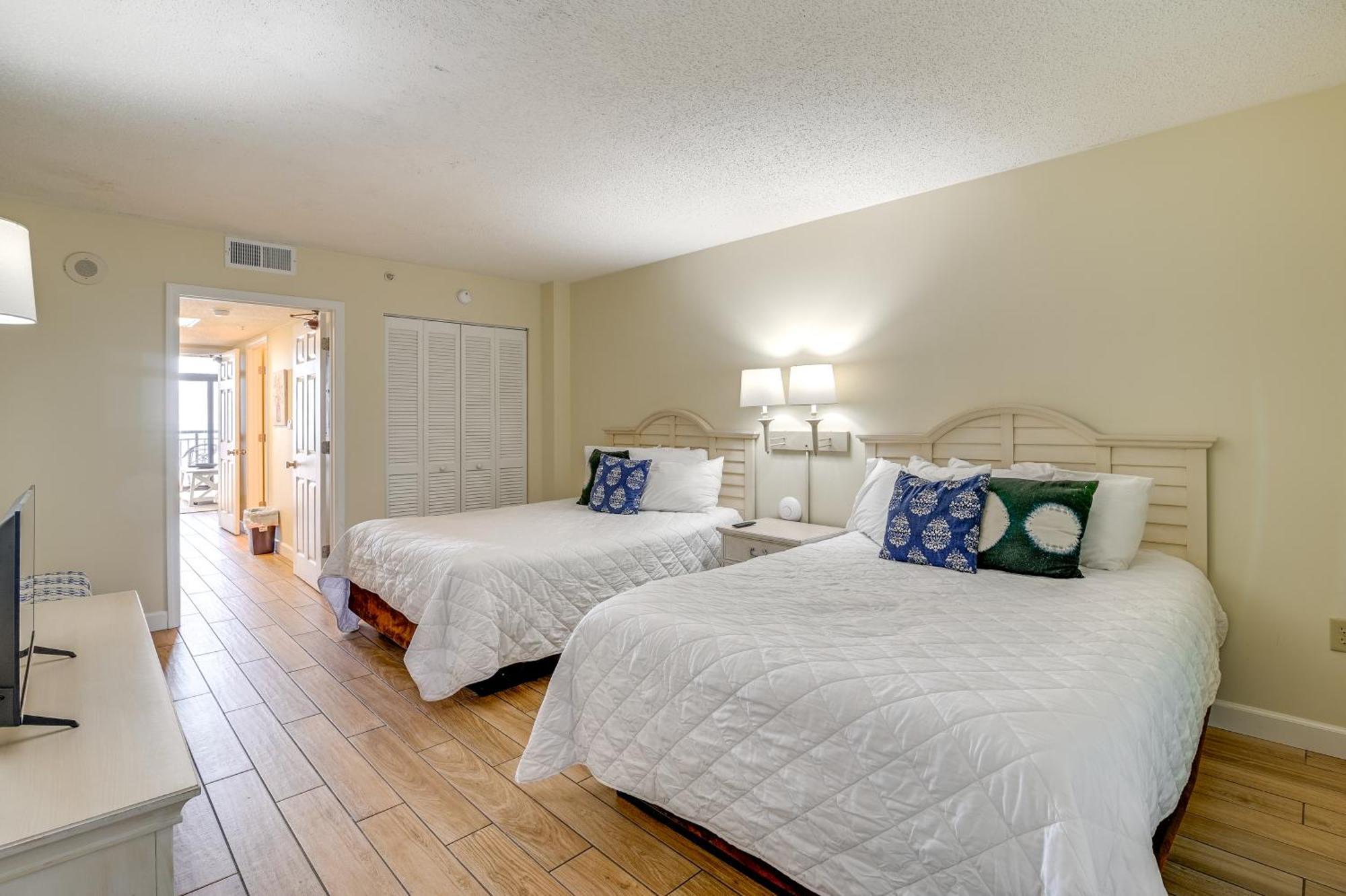 Apartment Myrtle With Oceanfront Balcony!