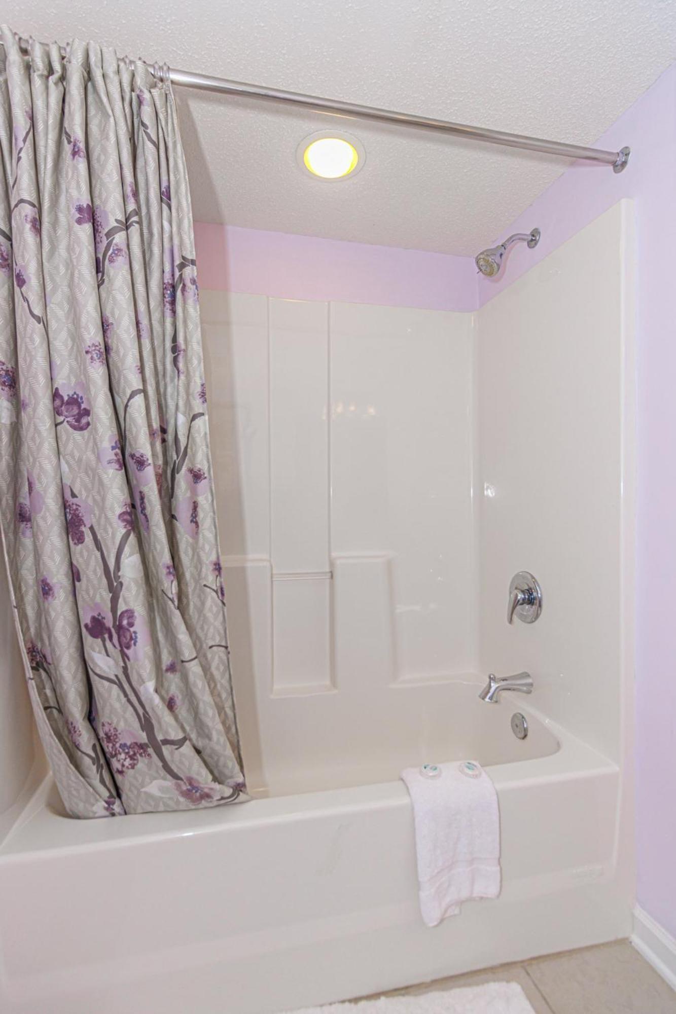 2br With 2 Private Entrances! Yacht Club 1-501 B&c