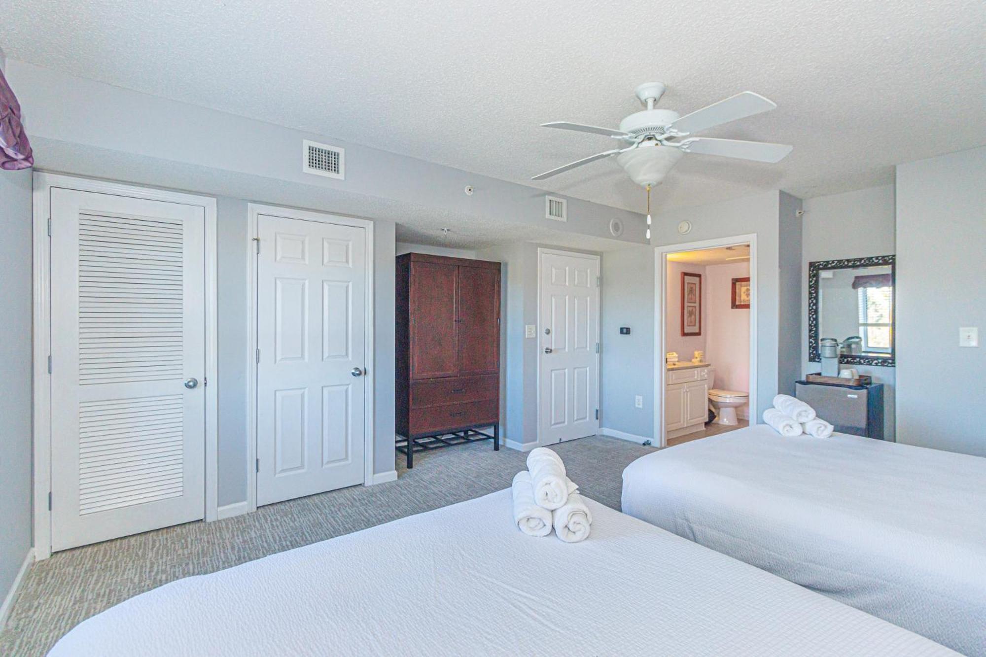 2br With 2 Private Entrances! Yacht Club 1-501 B&c *