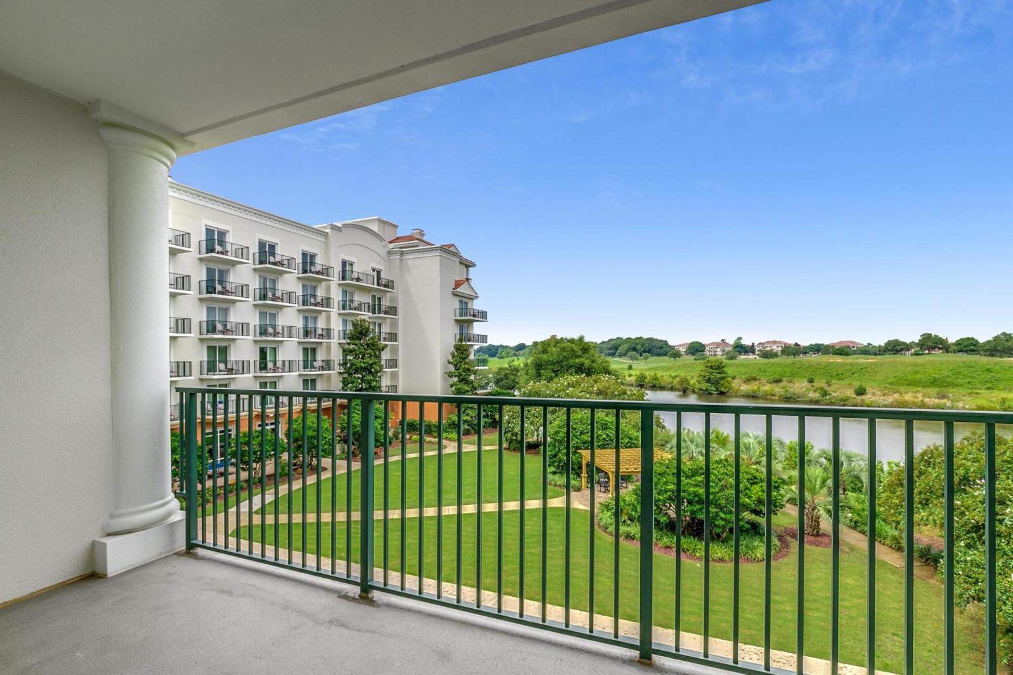 The Marina 4-303b Holiday home