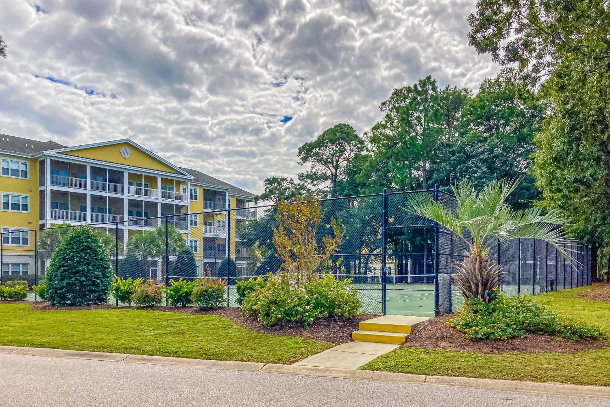 Ocean Keyes Beauty Apartment