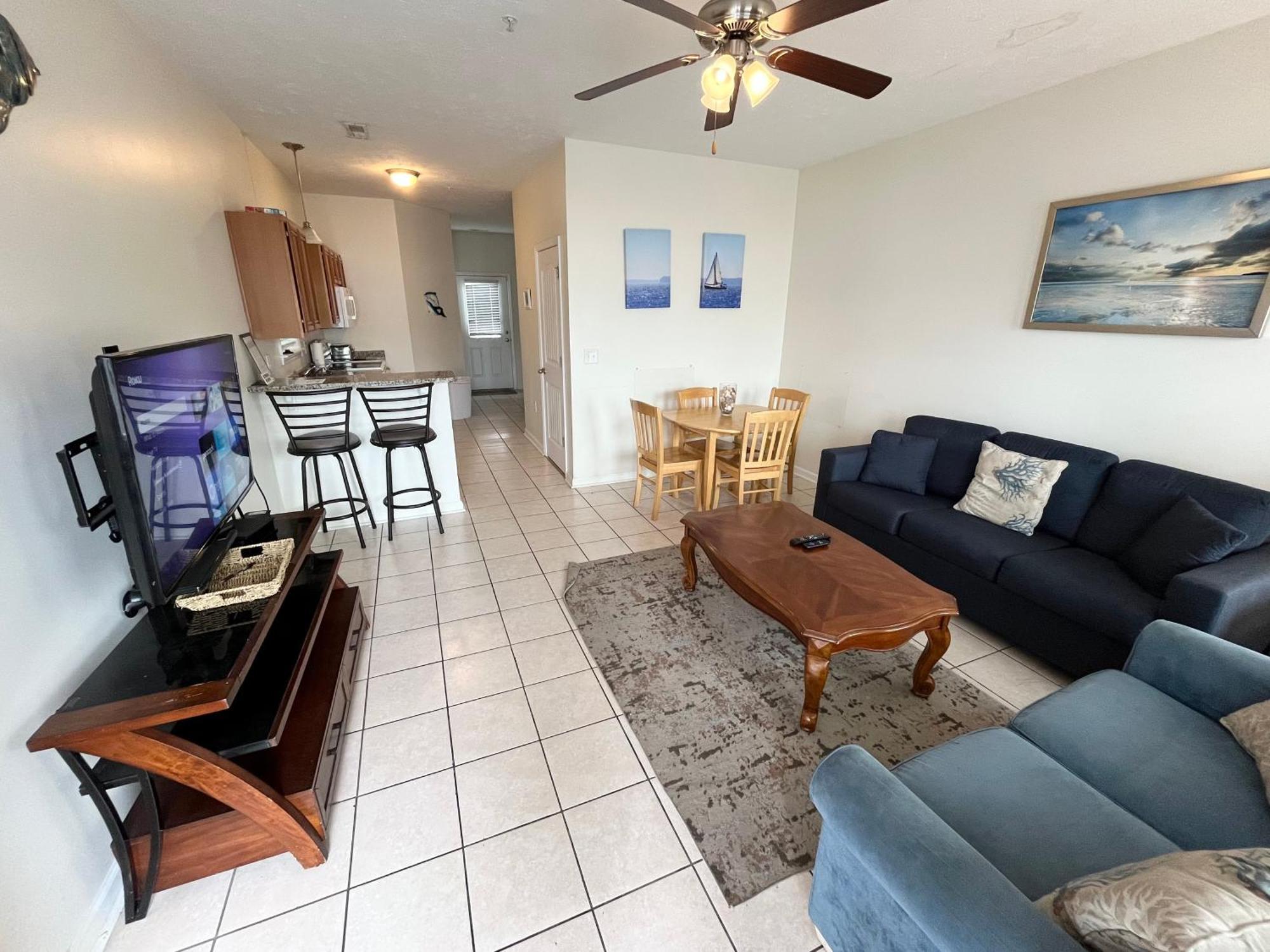 Contemporary 2-br Cottage, 2 Blocks To Myrtle Beach