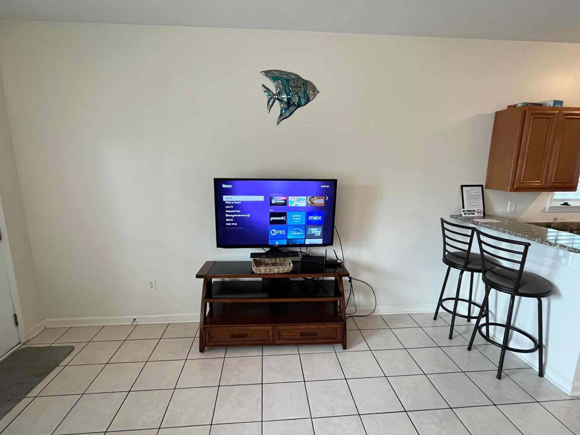 Holiday home Contemporary 2-br Cottage, 2 Blocks To